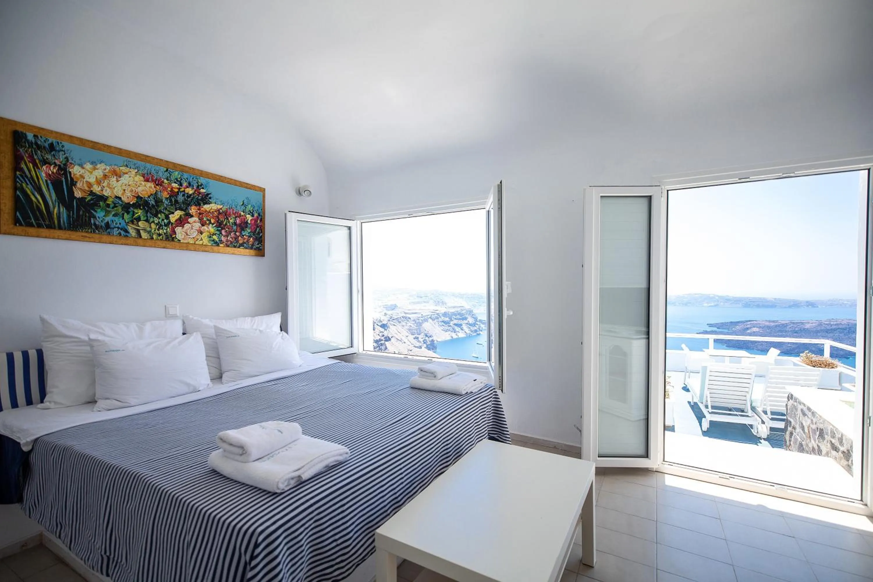 Bedroom, Bed in Alexander Villas