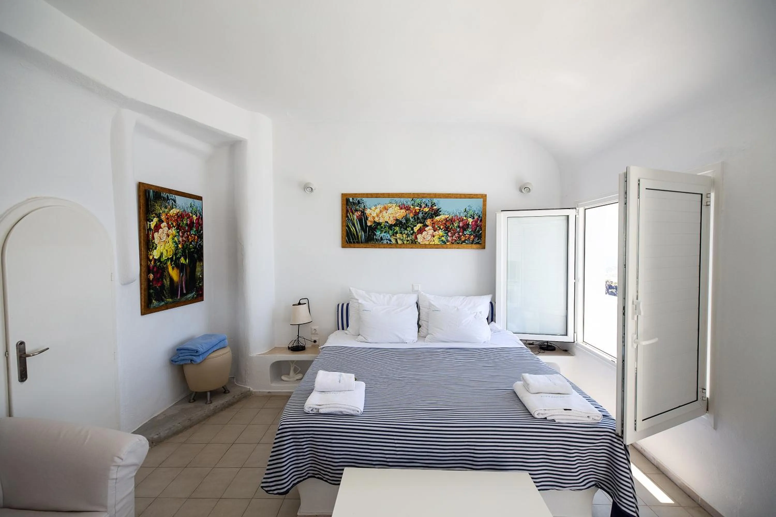 Bed in Alexander Villas