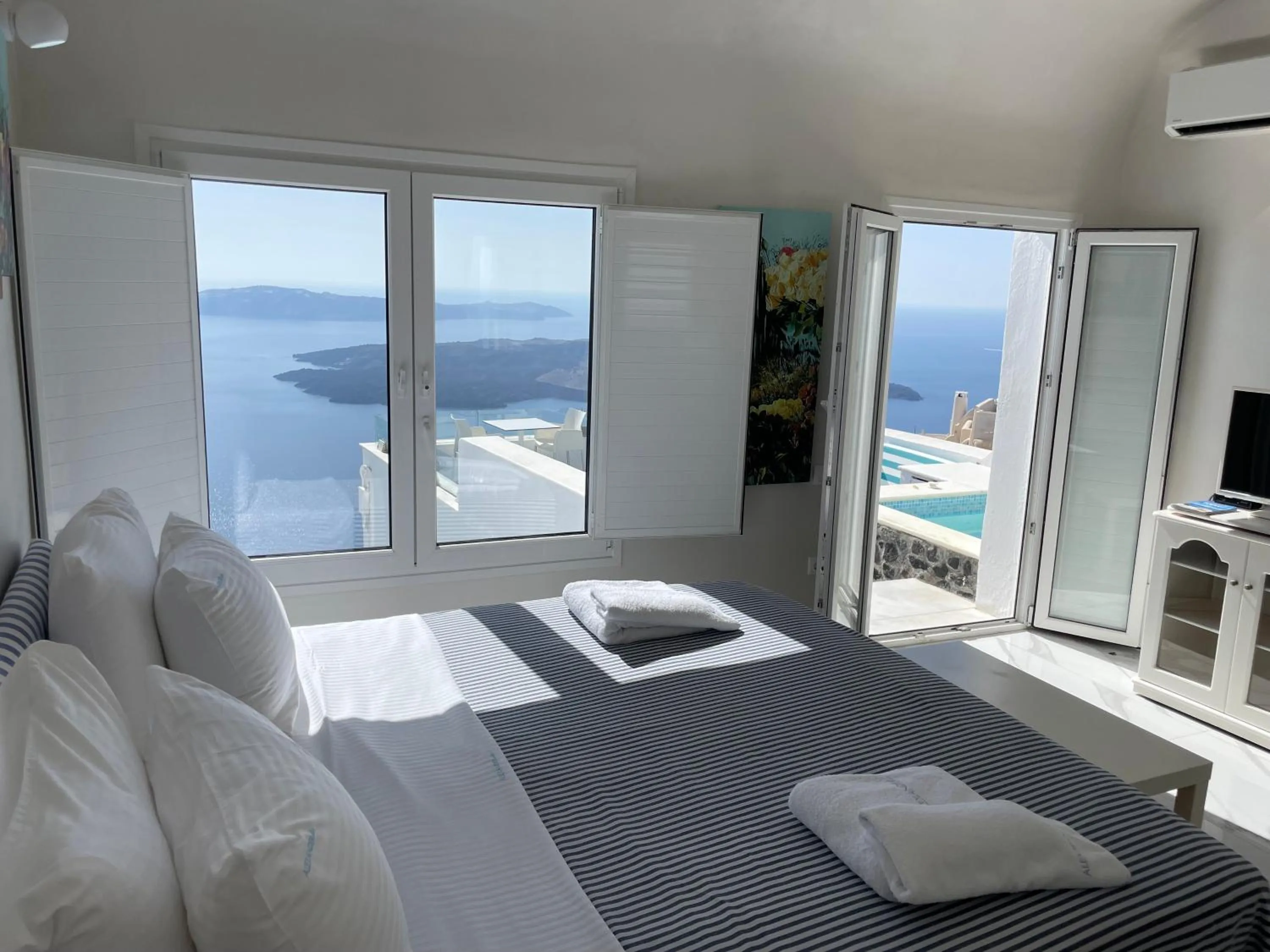 Bedroom, Bed in Alexander Villas