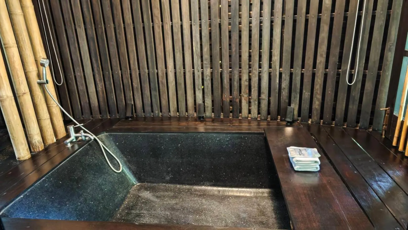 Bath in Sanctuary Kanchanaburi