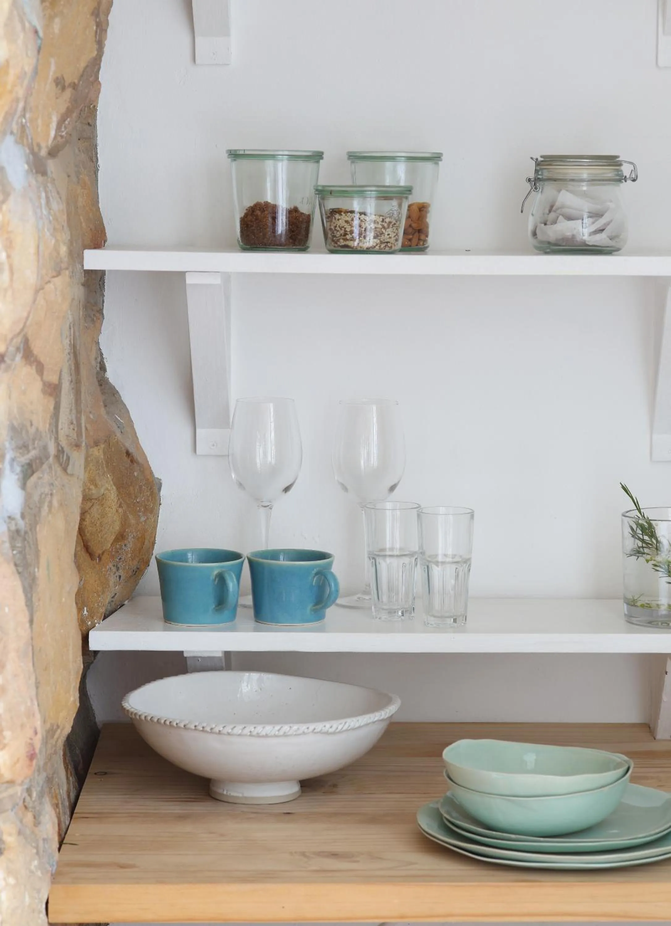 Coffee/tea facilities in InAweStays Holiday Homes