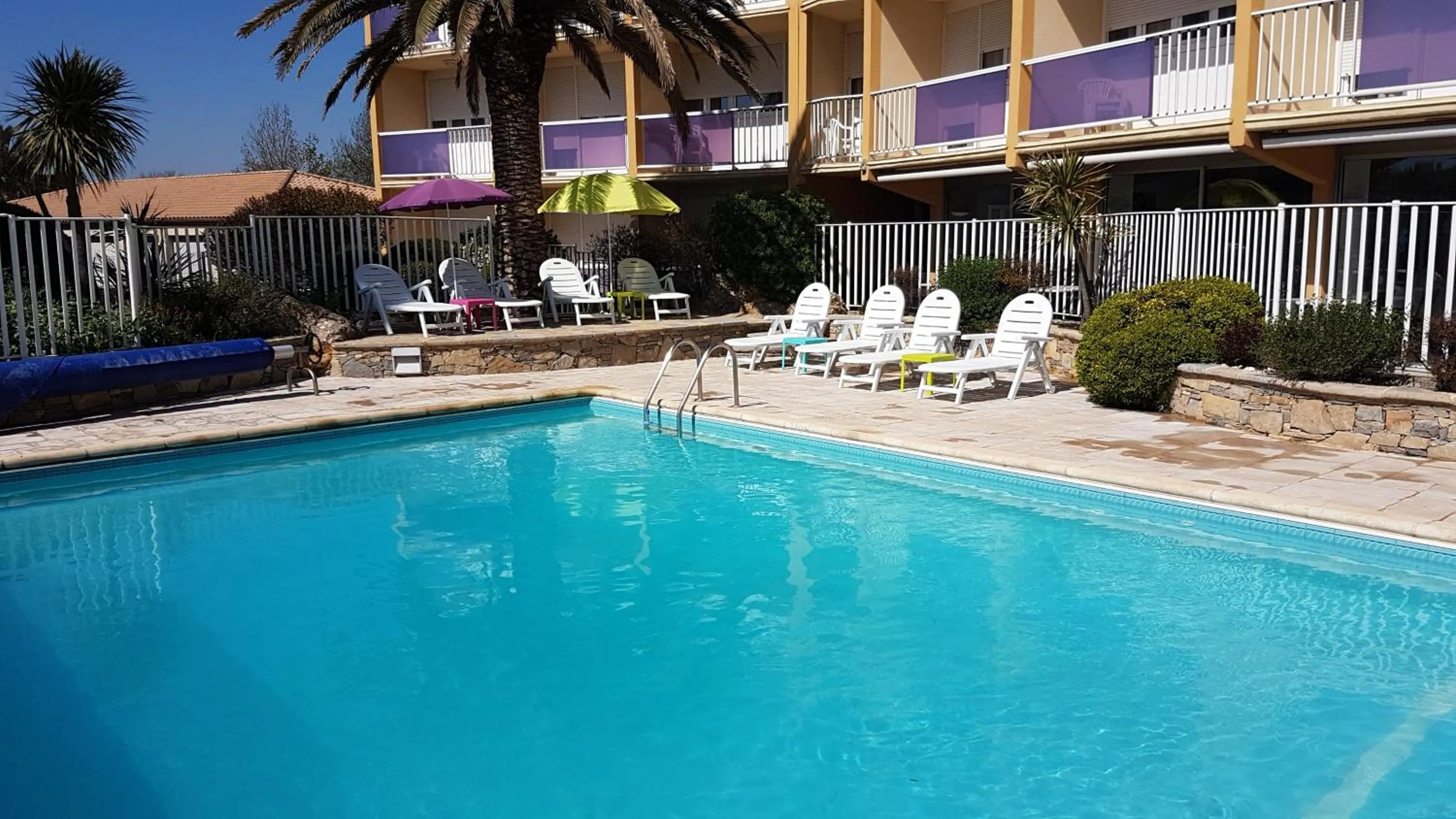 Swimming pool in Hotel Albizzia