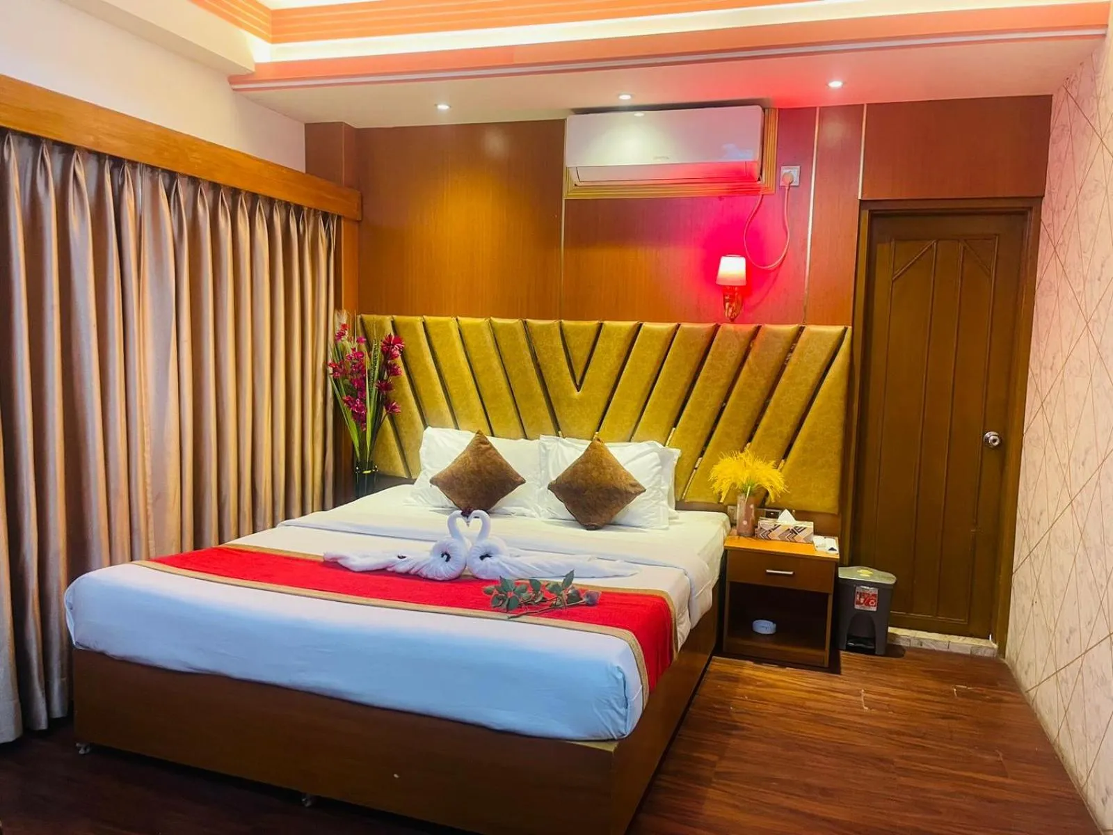 Bed in Hotel Rosewood Uttara