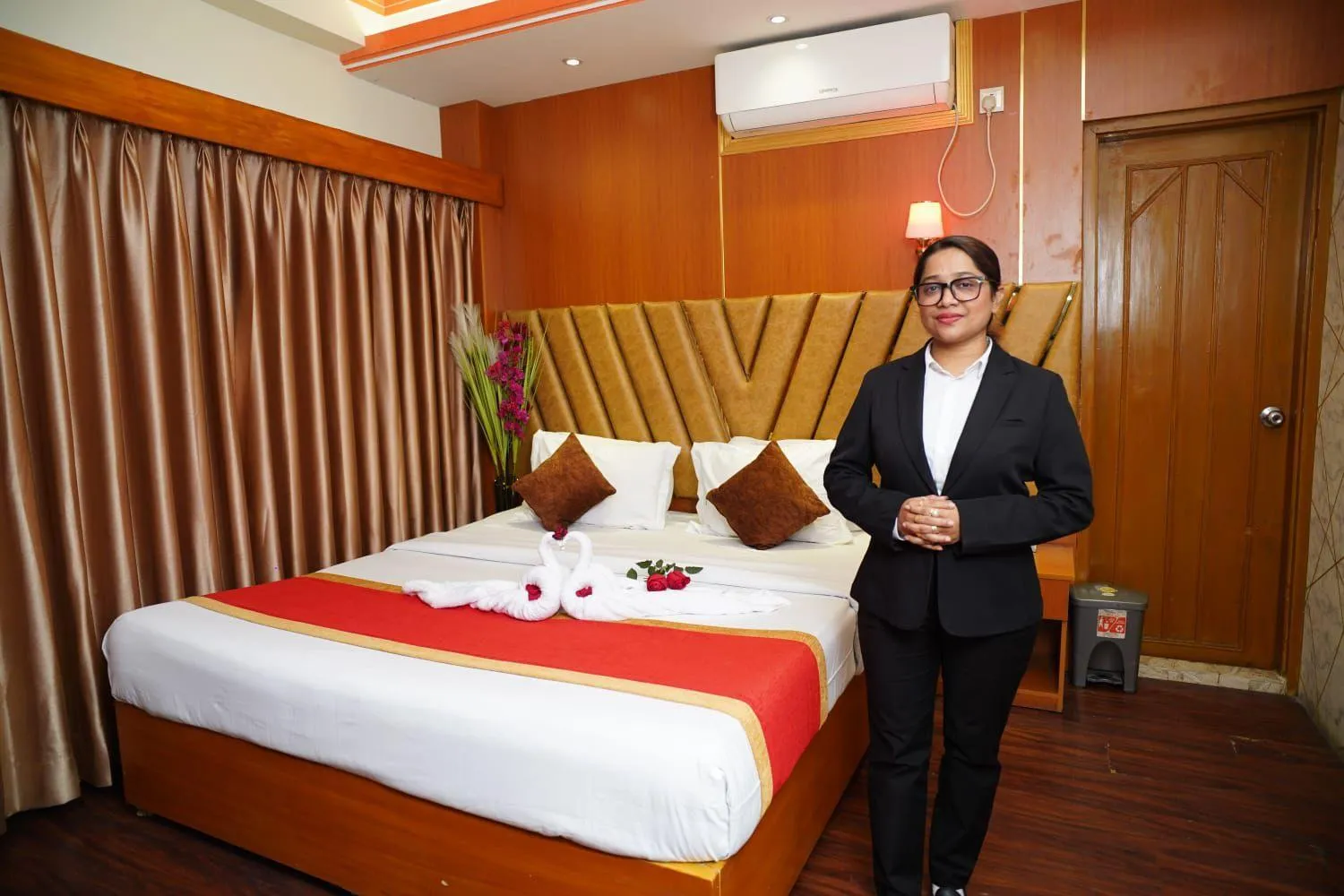 Bed in Hotel Rosewood Uttara