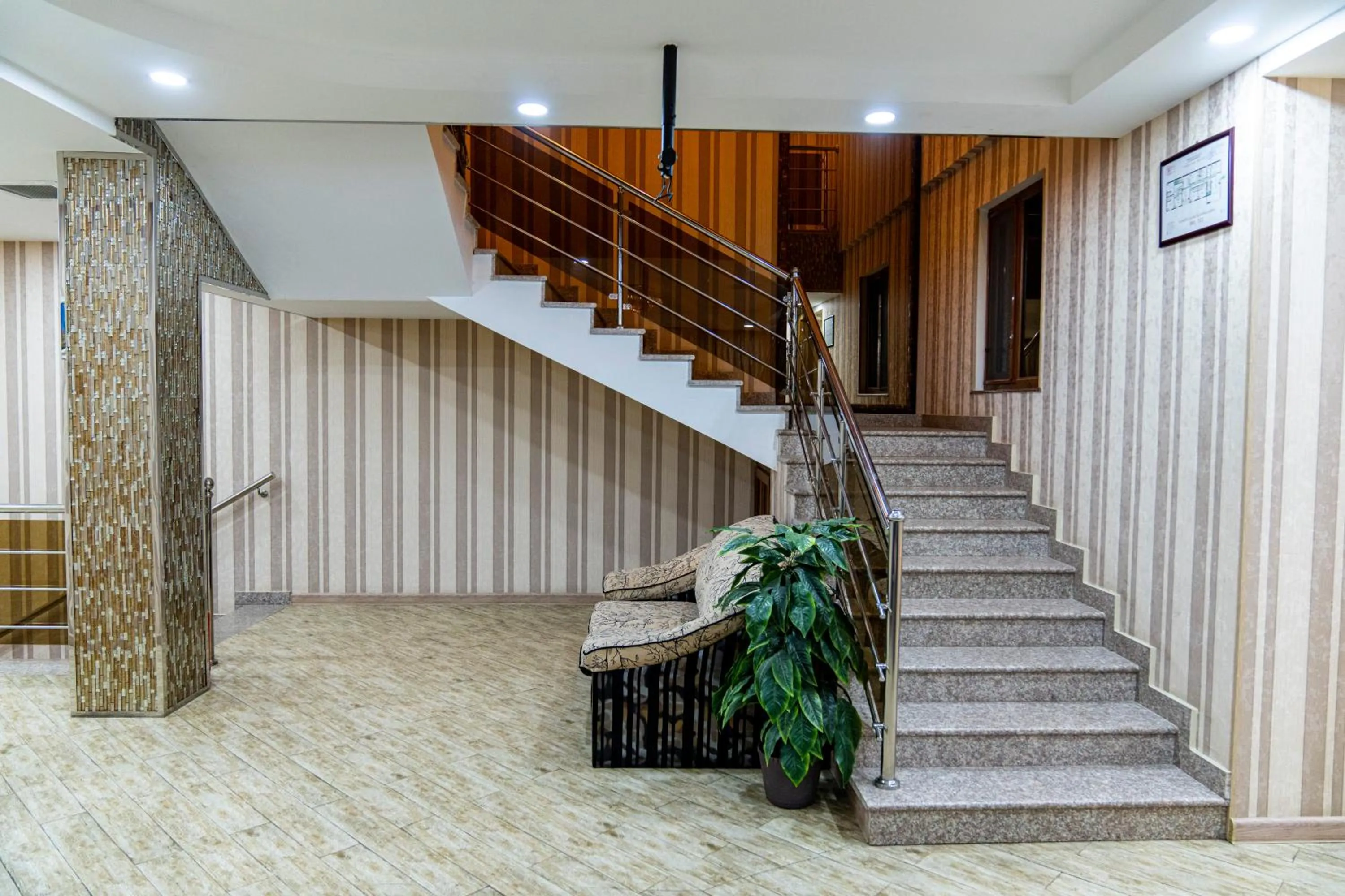 Property building in Sebail Inn Hotel Badamdar and Shah Hostel