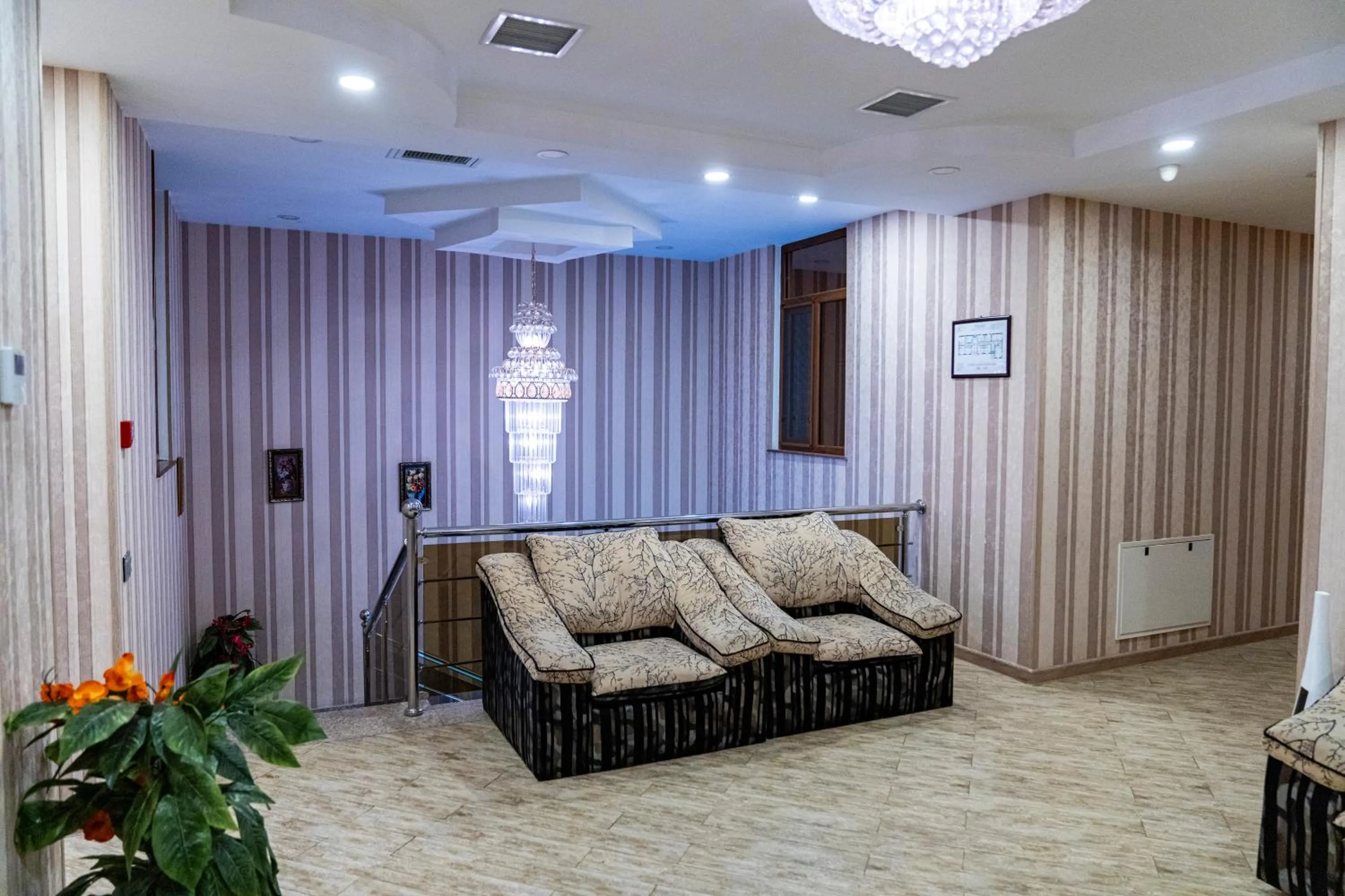 Living room in Sebail Inn Hotel Badamdar and Shah Hostel