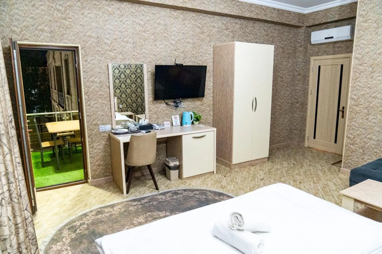 Bed in Sebail Inn Hotel Badamdar and Shah Hostel