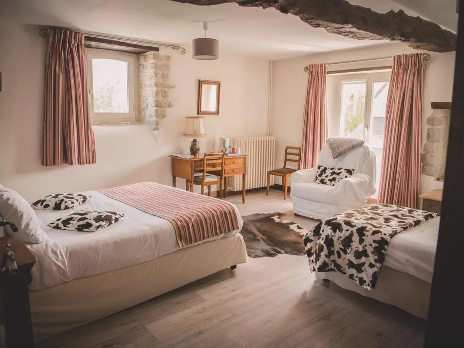 Bedroom, Bed in La Maison Periot