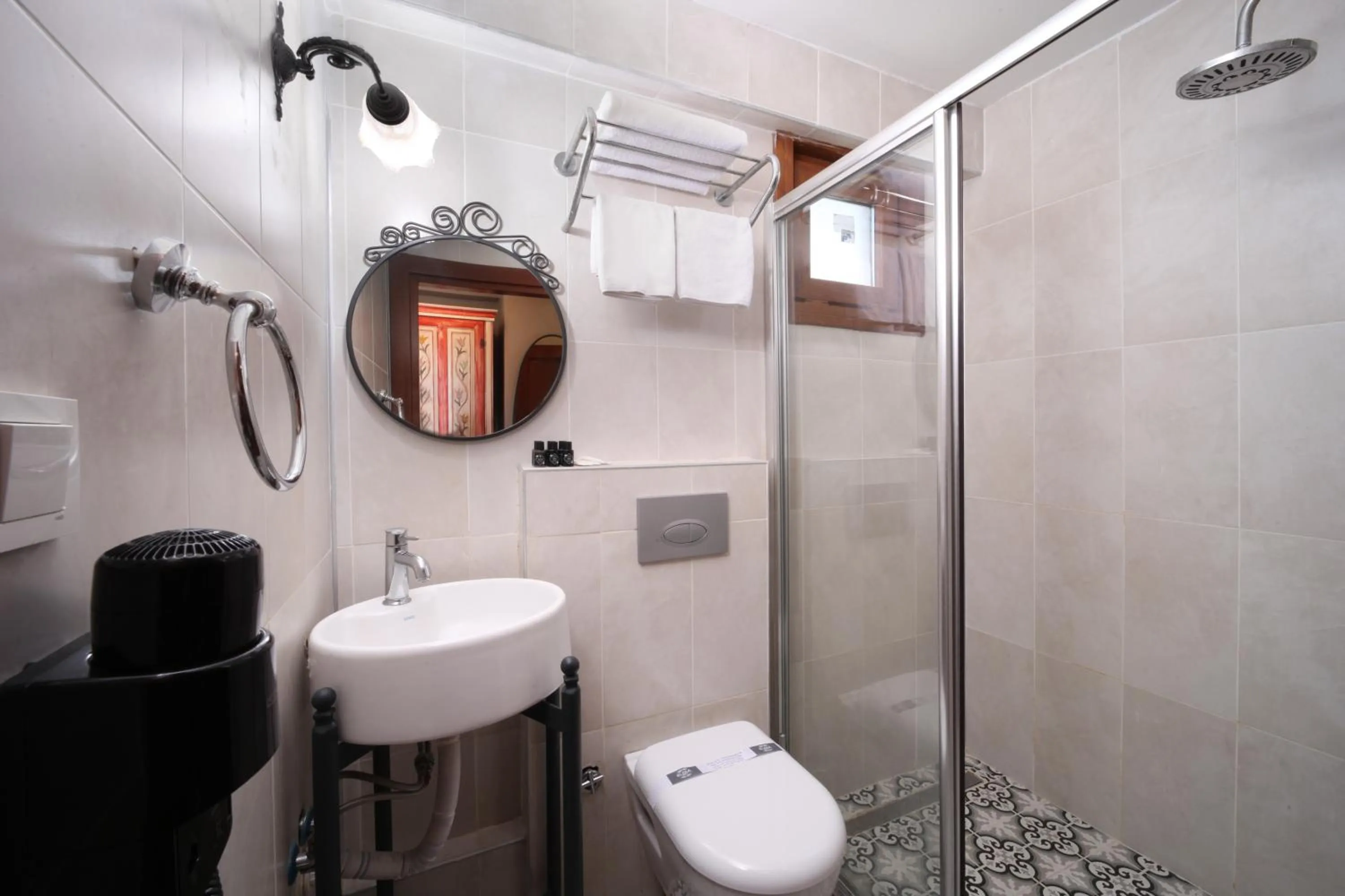 Shower in Oriella Hotel - Istanbul Taksim