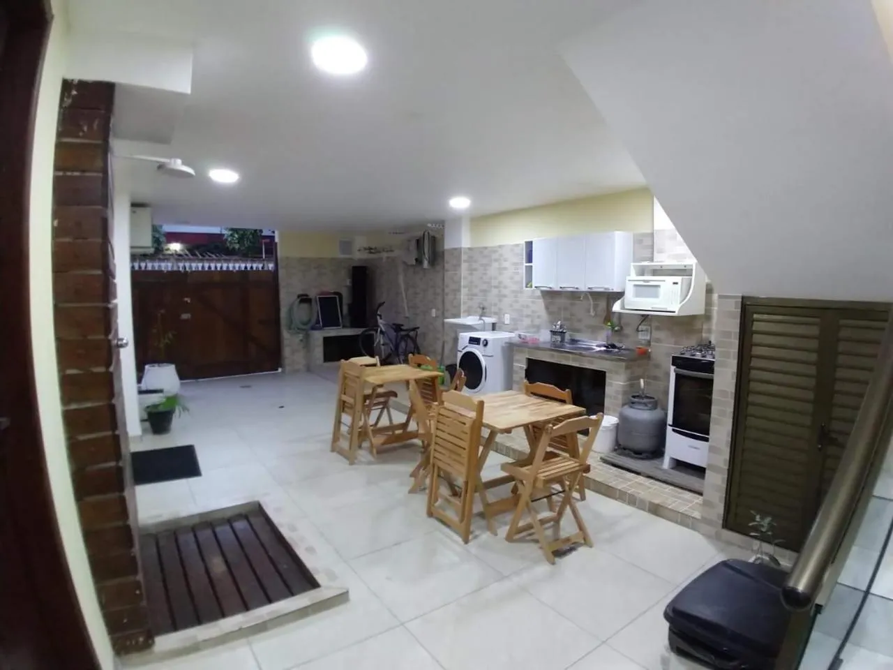 Communal kitchen in Pousada Ninho da Coruja