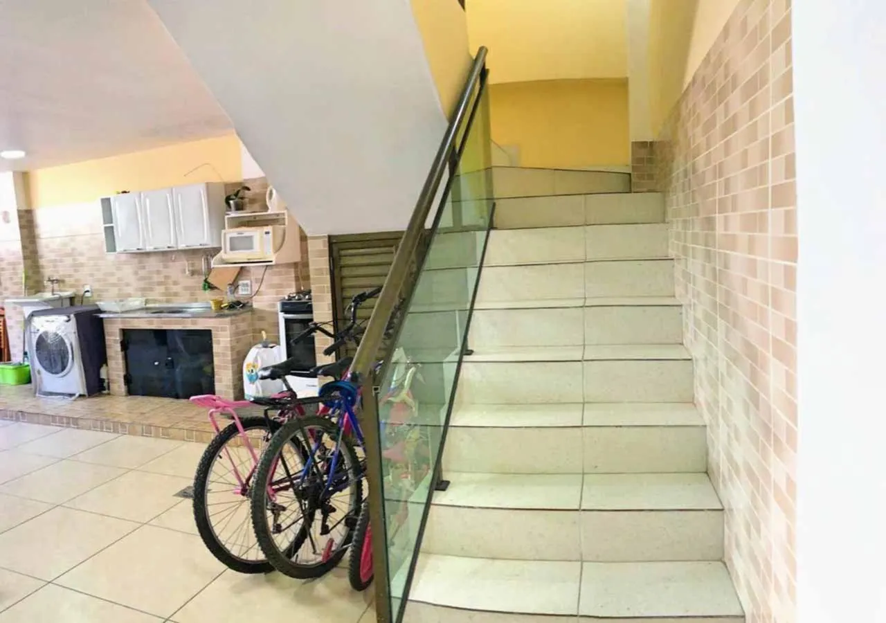 Communal kitchen in Pousada Ninho da Coruja