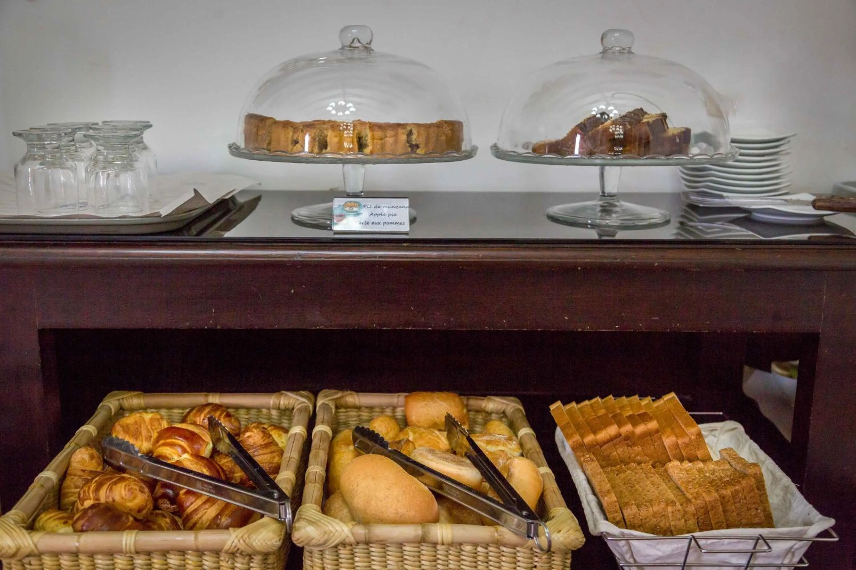 Buffet breakfast in Illa Hotel