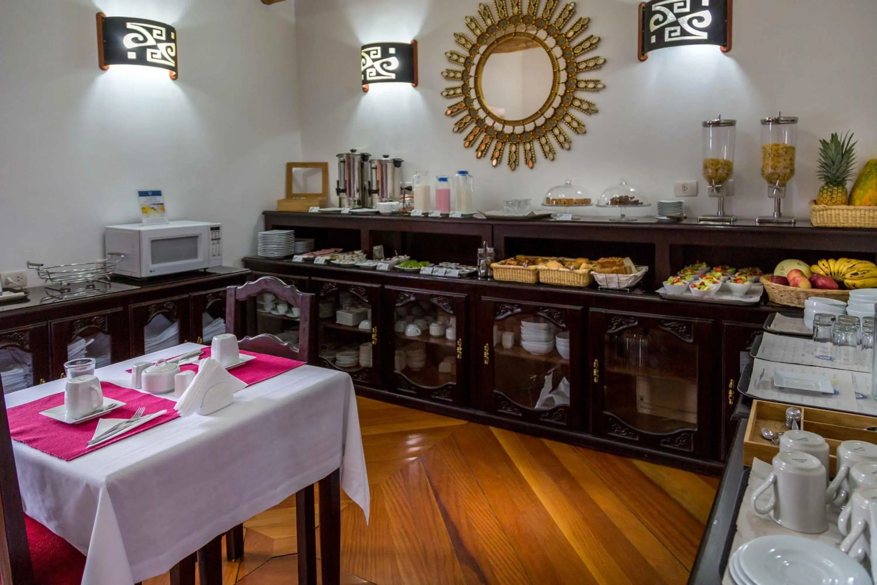 Buffet breakfast in Illa Hotel