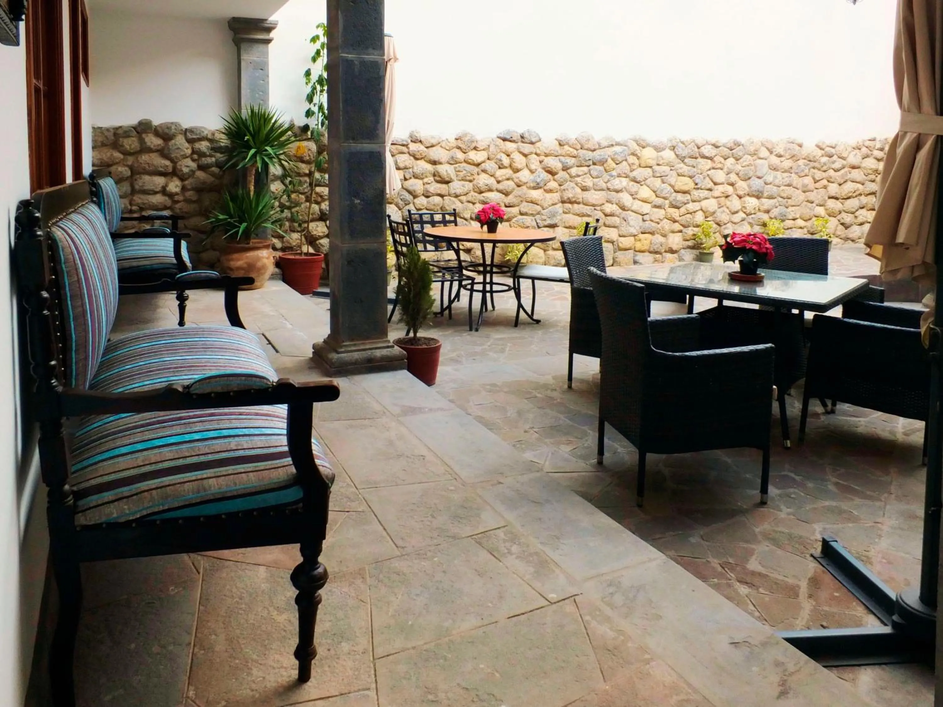 Patio in Illa Hotel