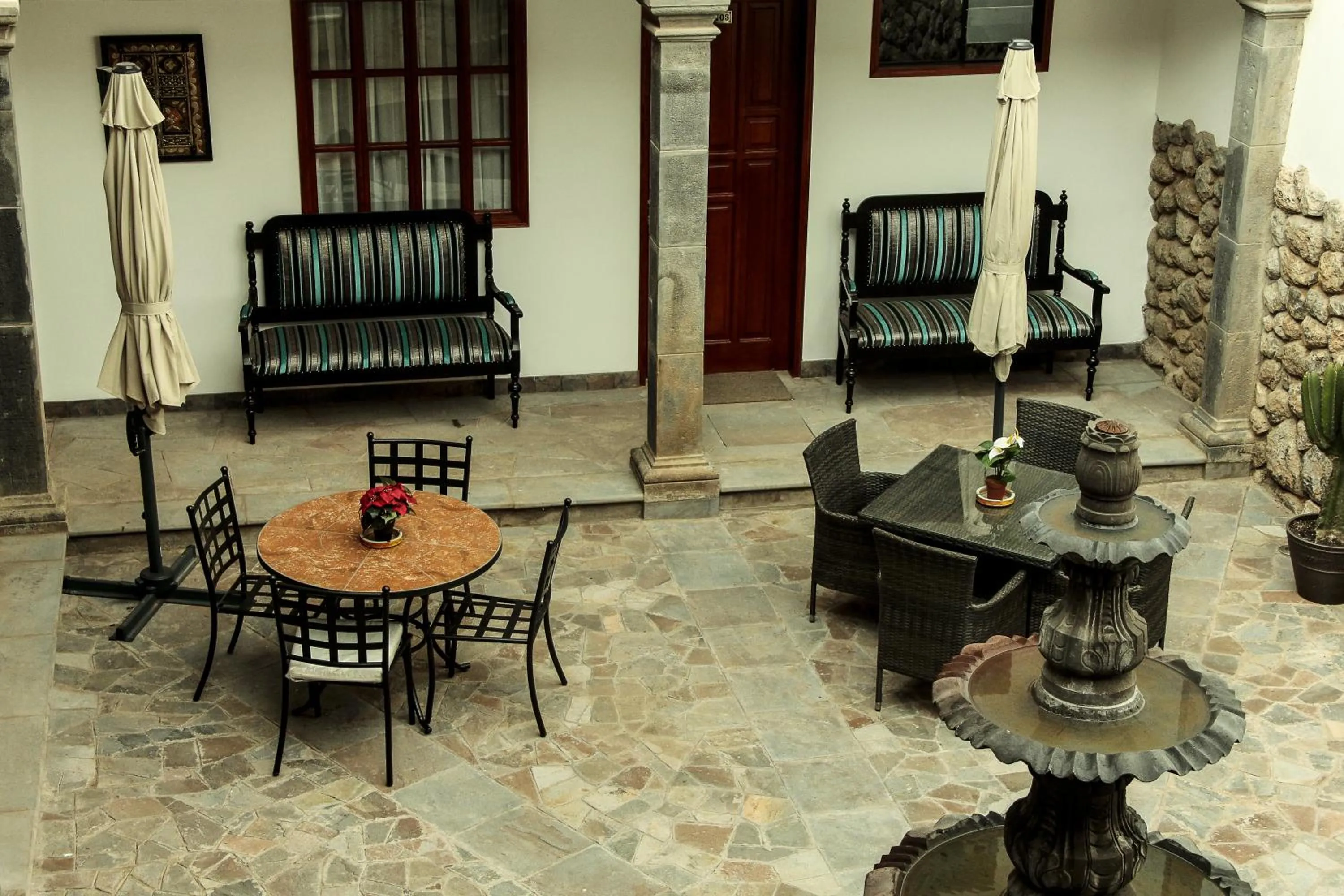Patio in Illa Hotel
