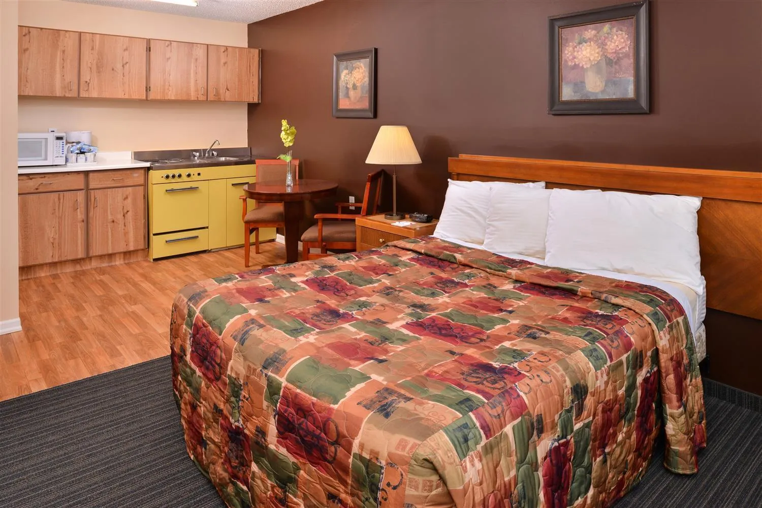 Photo of the whole room, Bed in Canadas Best Value Inn Whitecourt
