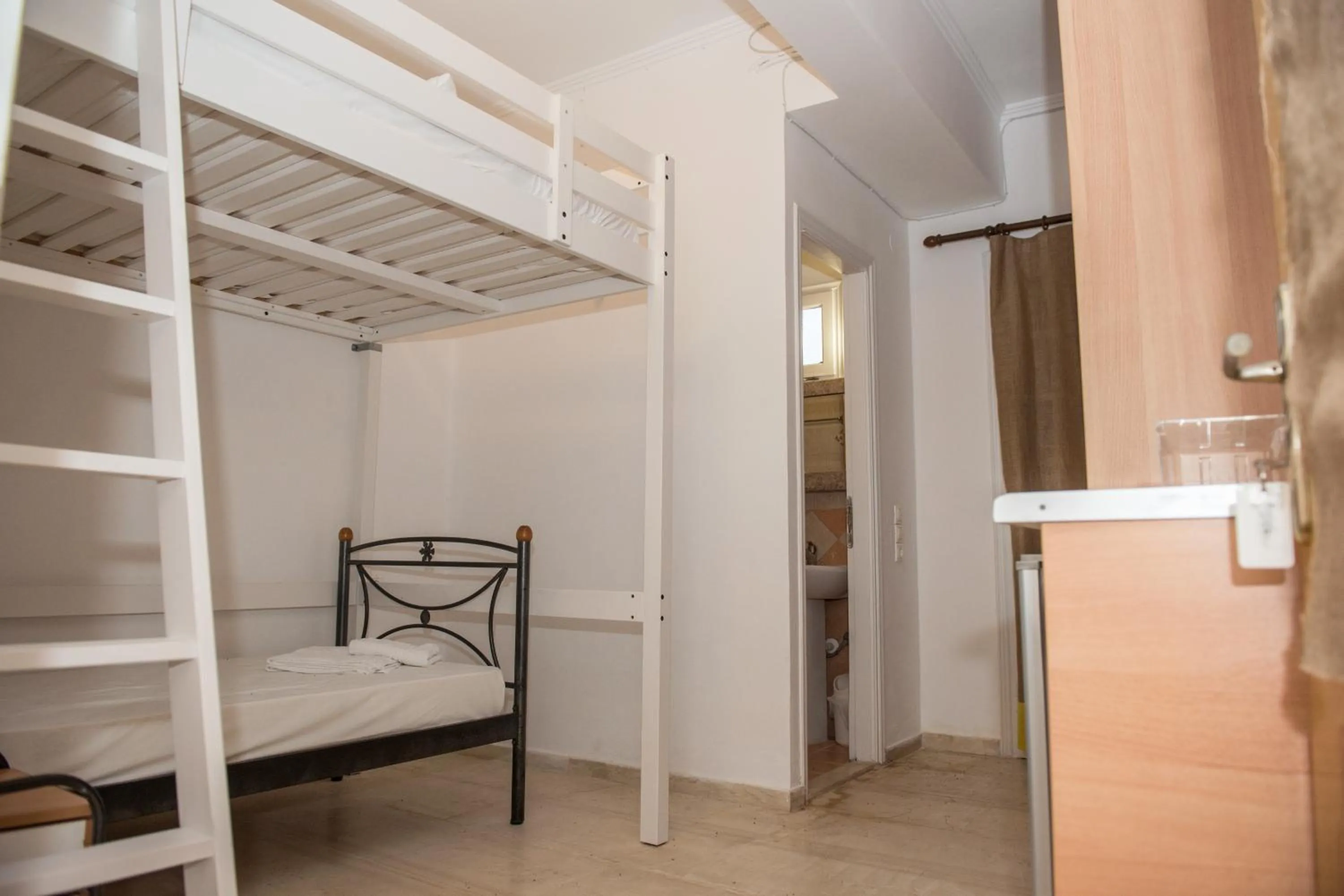 Photo of the whole room, Bed in Summer Bed Nydri