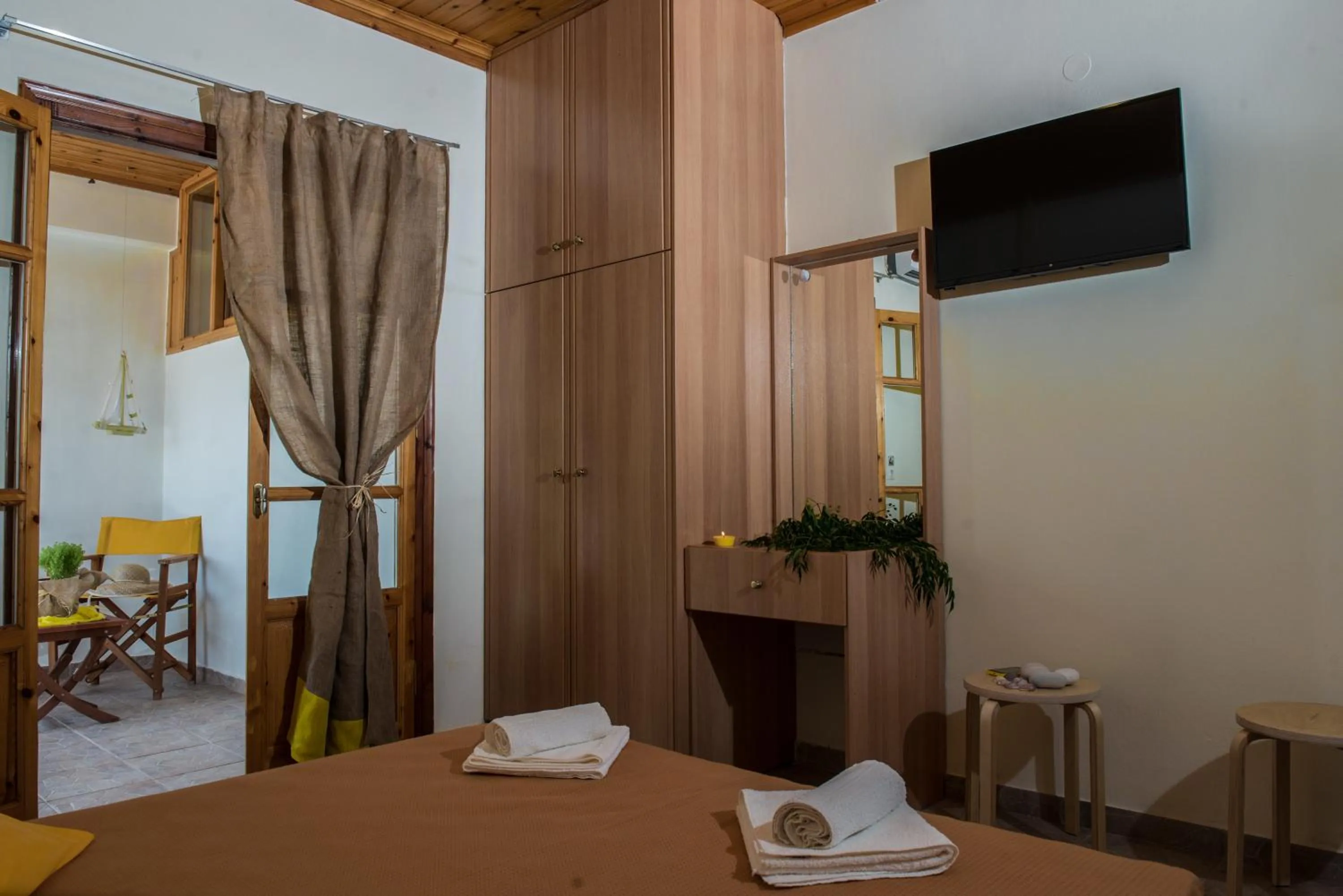 Decorative detail, Bed in Summer Bed Nydri