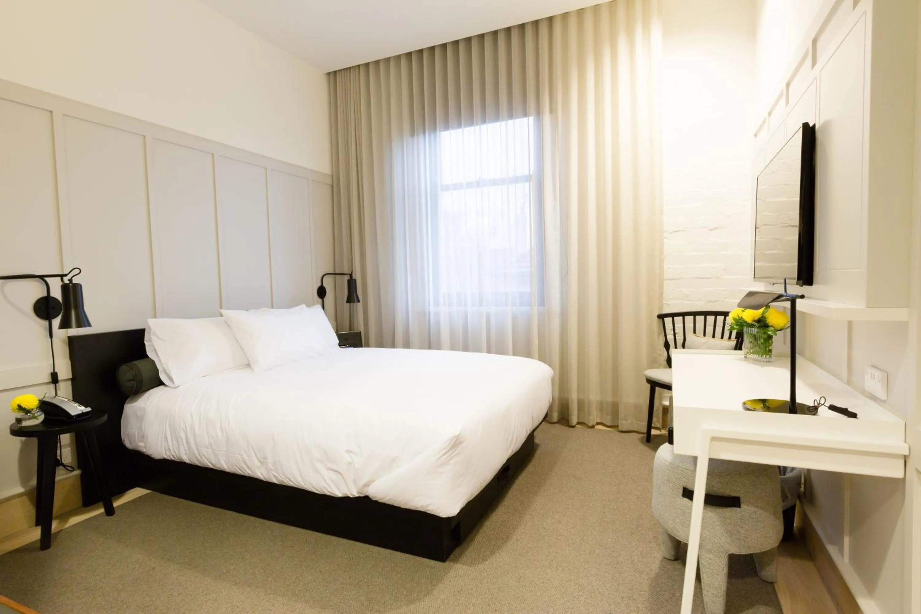 Bedroom, Bed in Coppersmith Hotel