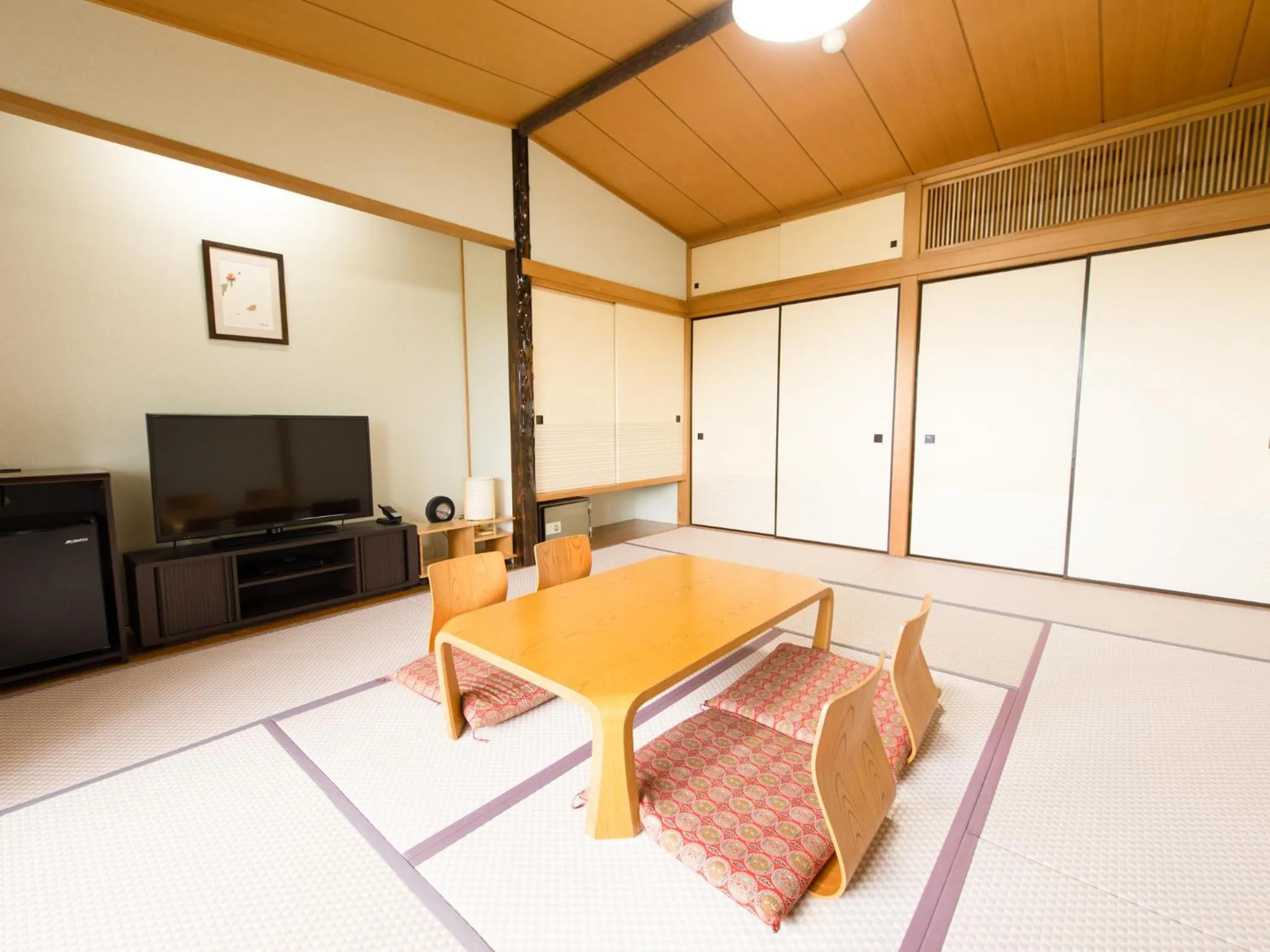 Photo of the whole room in LiVEMAX RESORT izukogen