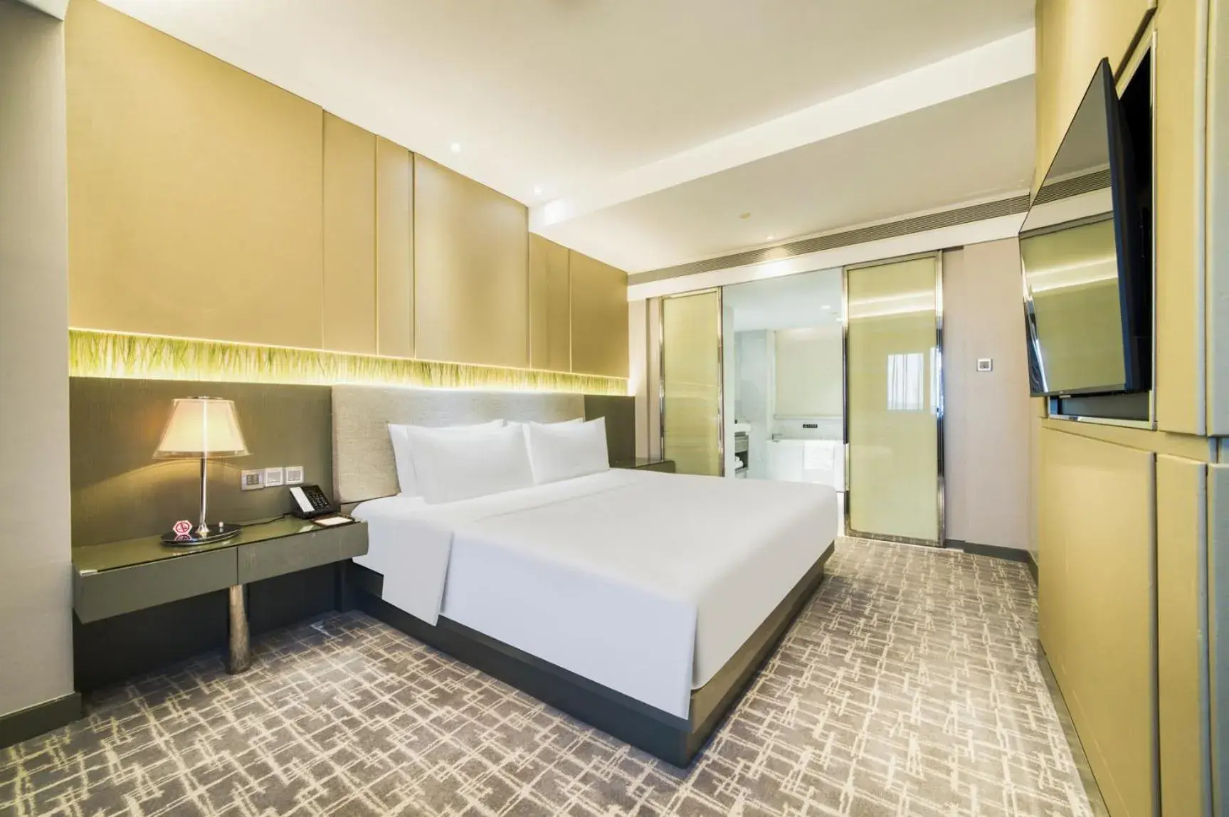 Executive Deluxe Suite in Hangzhou Tower Hotel Executive Deluxe Suite in Hangzhou Tower Hotel