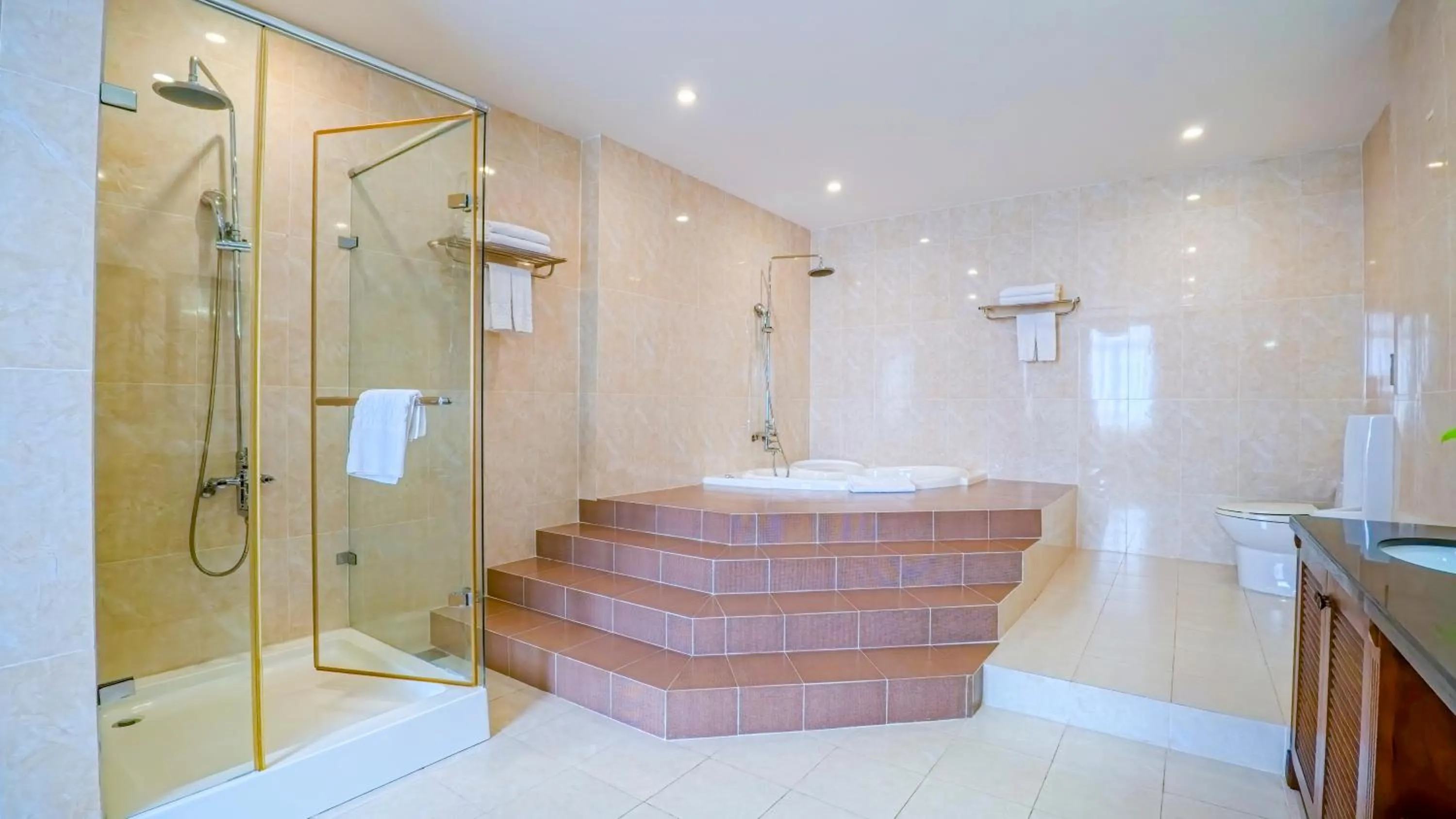 Bath in Sai Gon Rach Gia Hotel