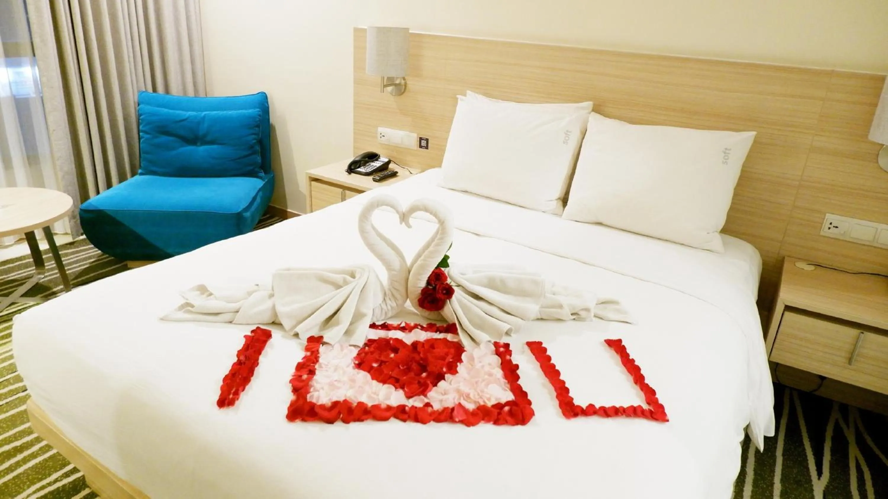 Bed in Holiday Inn Express Semarang Simpang Lima by IHG