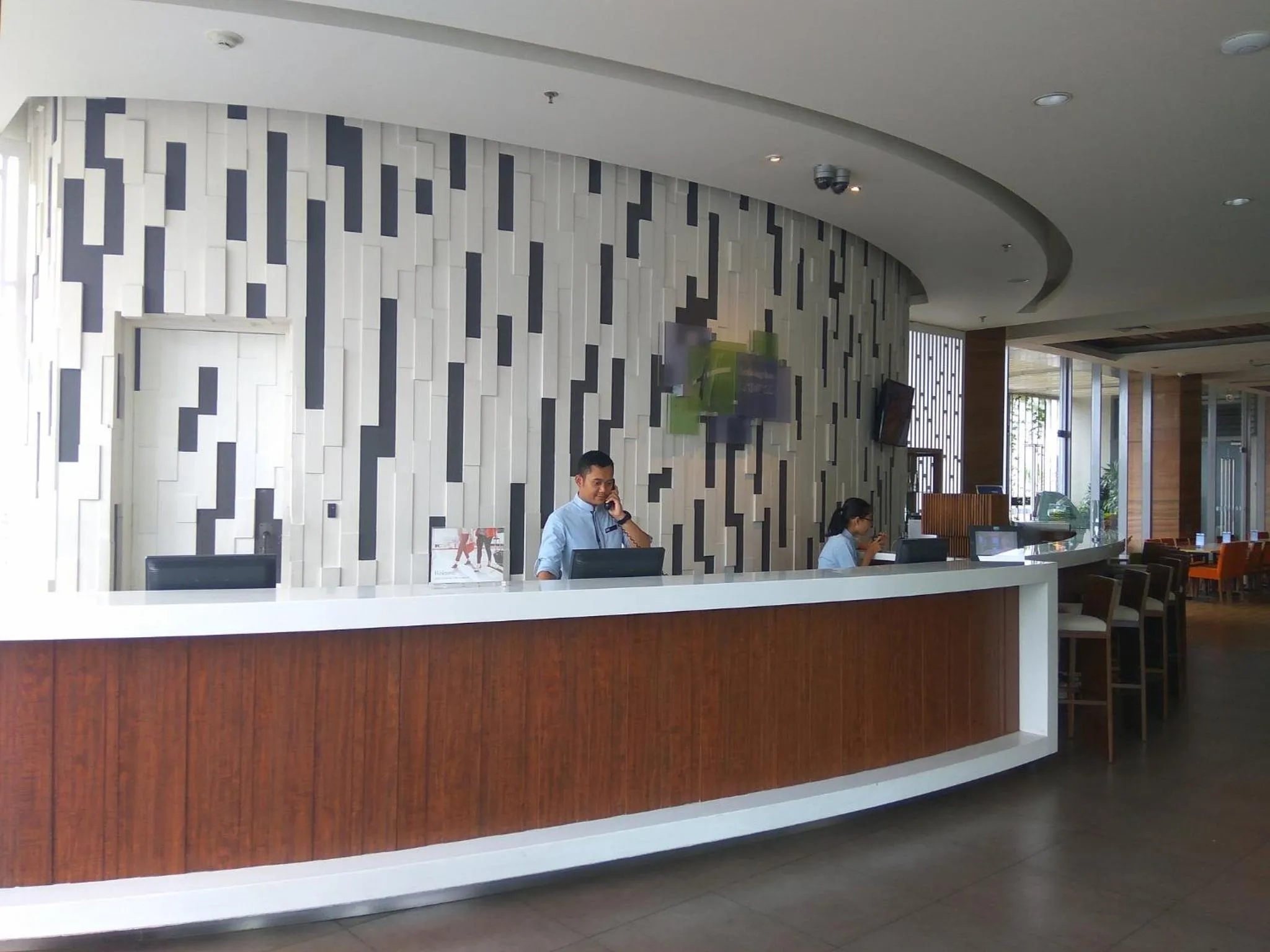 Property building in Holiday Inn Express Semarang Simpang Lima by IHG