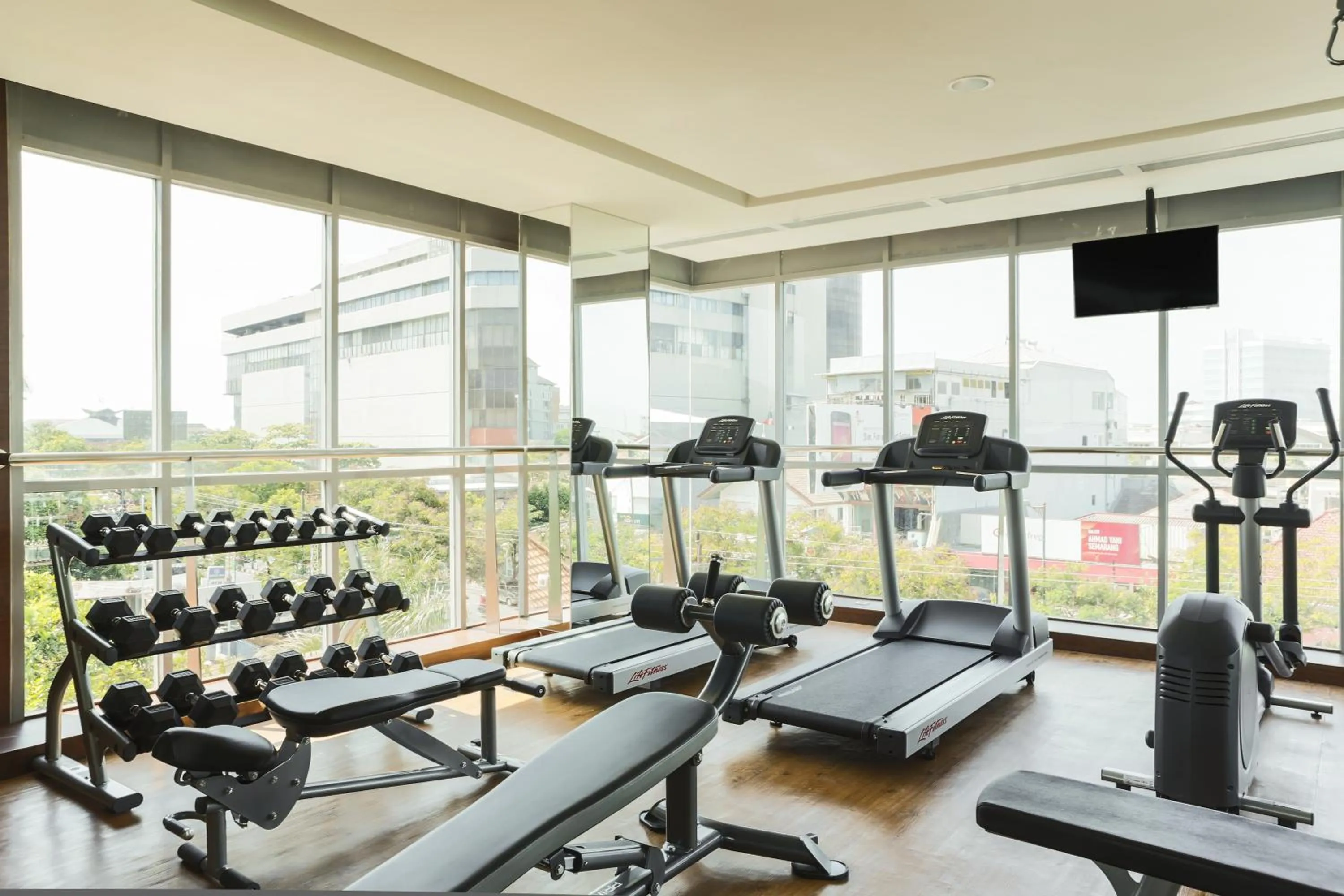 Fitness centre/facilities in Holiday Inn Express Semarang Simpang Lima by IHG