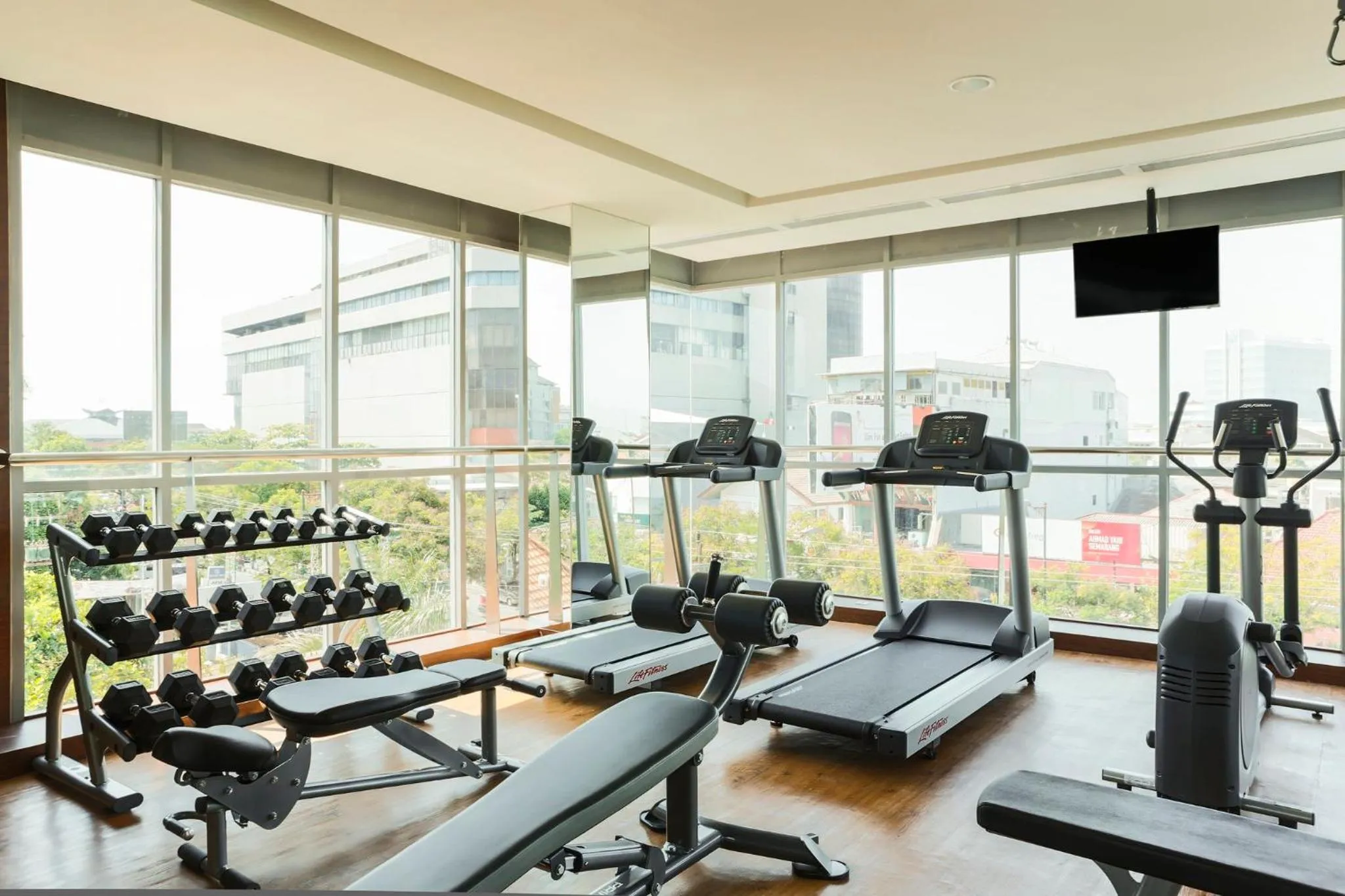 Fitness centre/facilities in Holiday Inn Express Semarang Simpang Lima by IHG