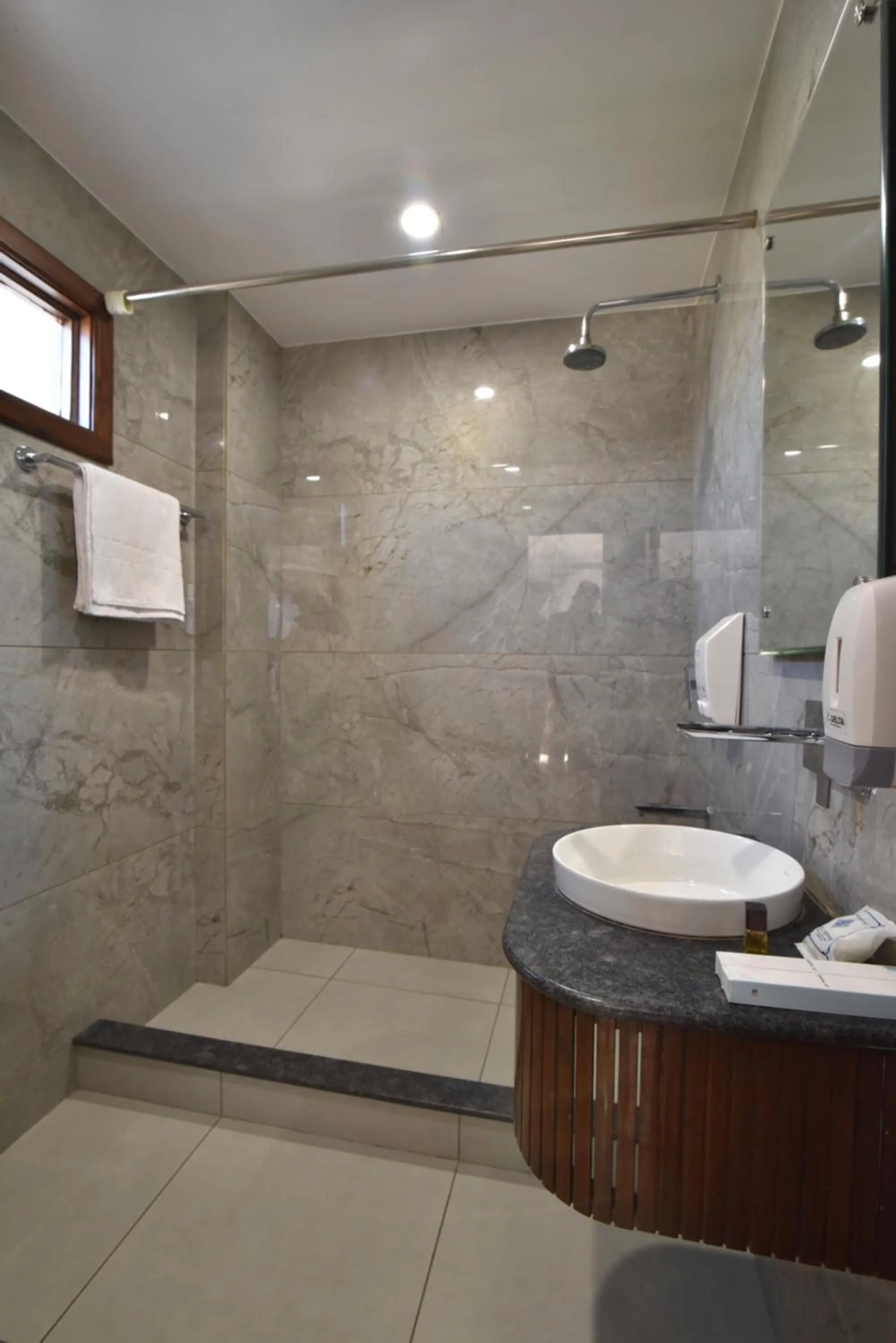 Hotel Sapphire Opposite Golden Temple