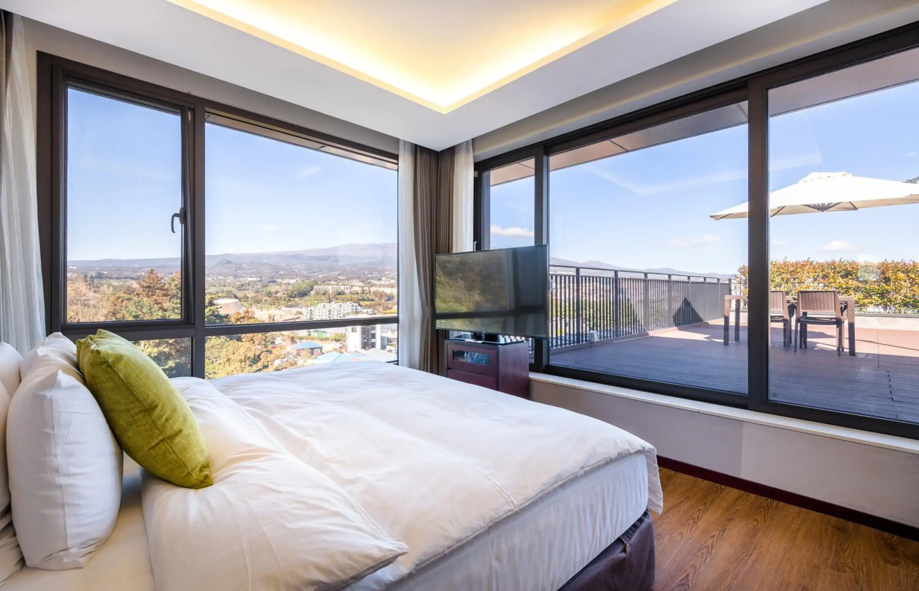 Sunshine Suite Family, 2 bedrooms, Private terrace (Weekly Saturday running class / Sunday yoga class, free for guests, first-come, first-served applications) in Parksunshine Jeju Sunshine Suite Family, 2 bedrooms, Private terrace (Weekly Saturday running class / Sunday yoga class, free for guests, first-come, first-served applications) in Parksunshine Jeju