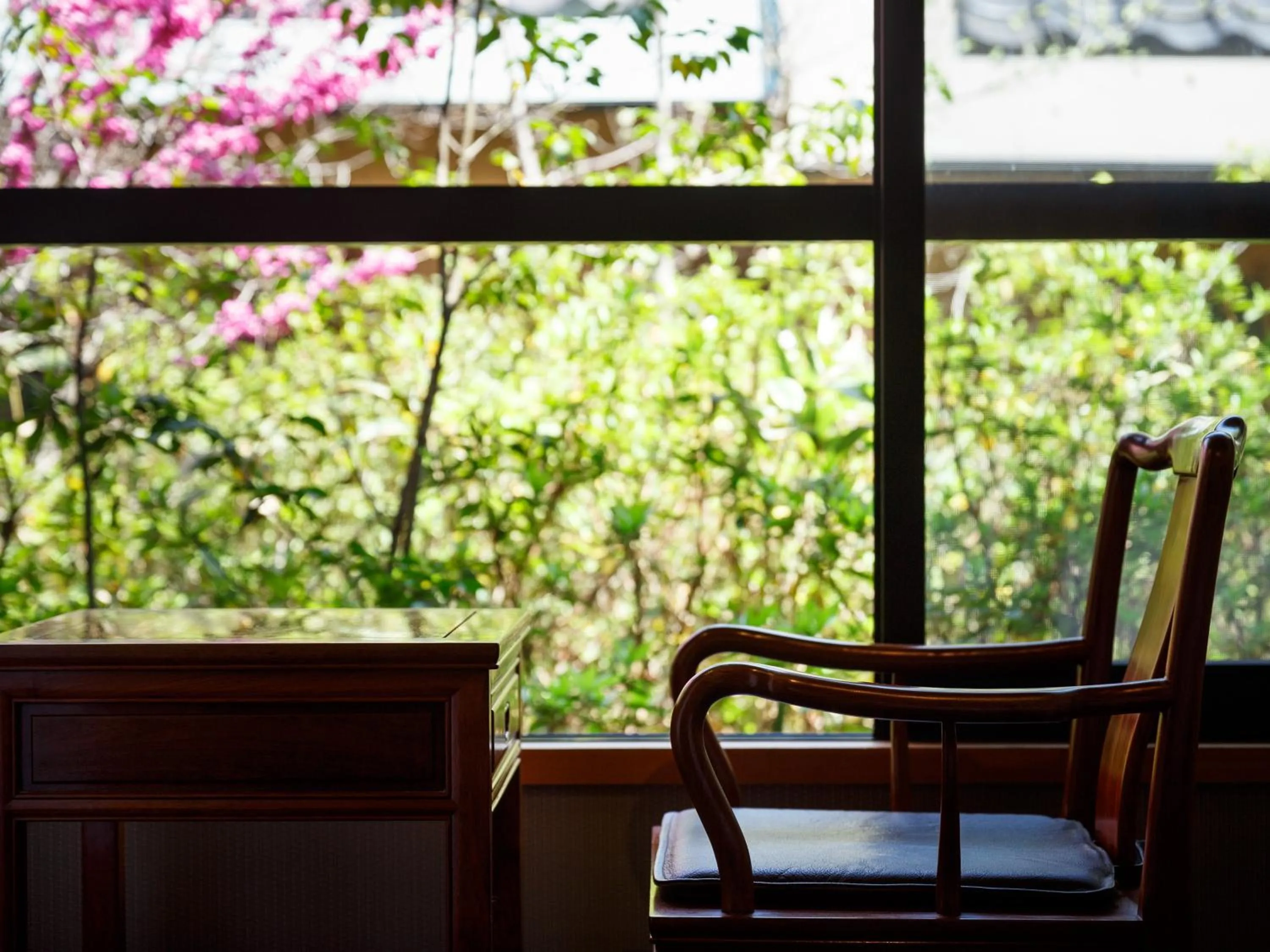 Photo of the whole room in Baien
