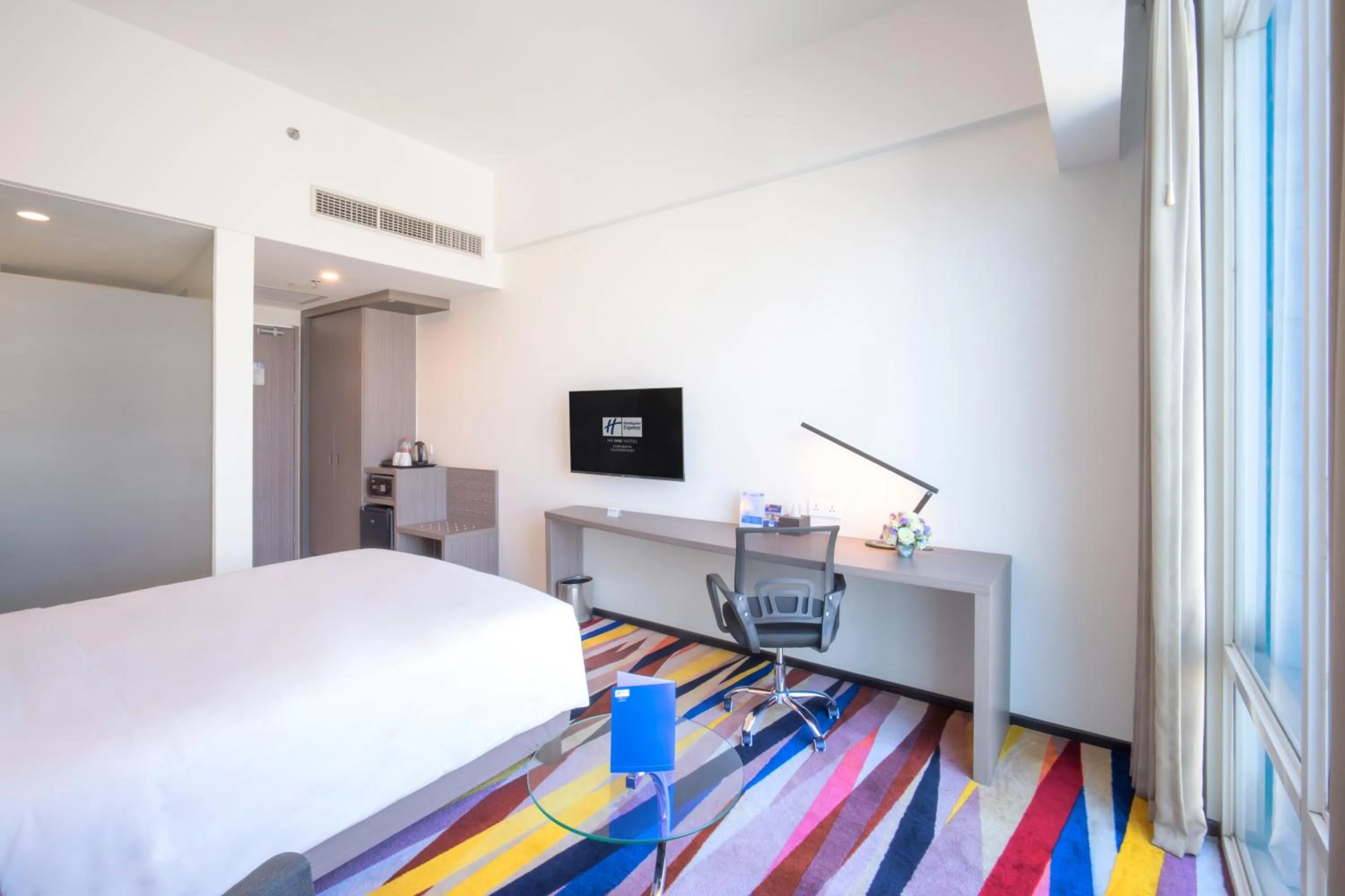 Bed in Holiday Inn Express Surabaya CenterPoint by IHG