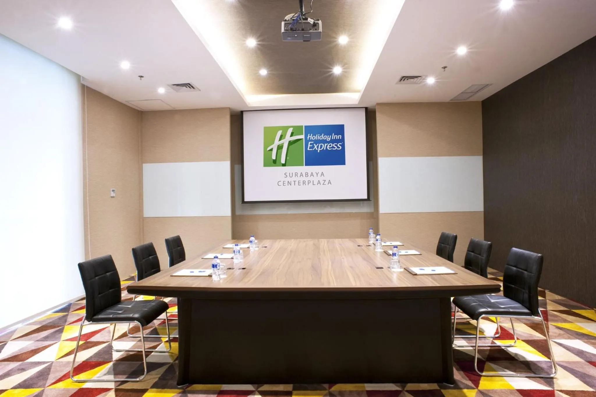 Meeting/conference room in Holiday Inn Express Surabaya CenterPoint by IHG
