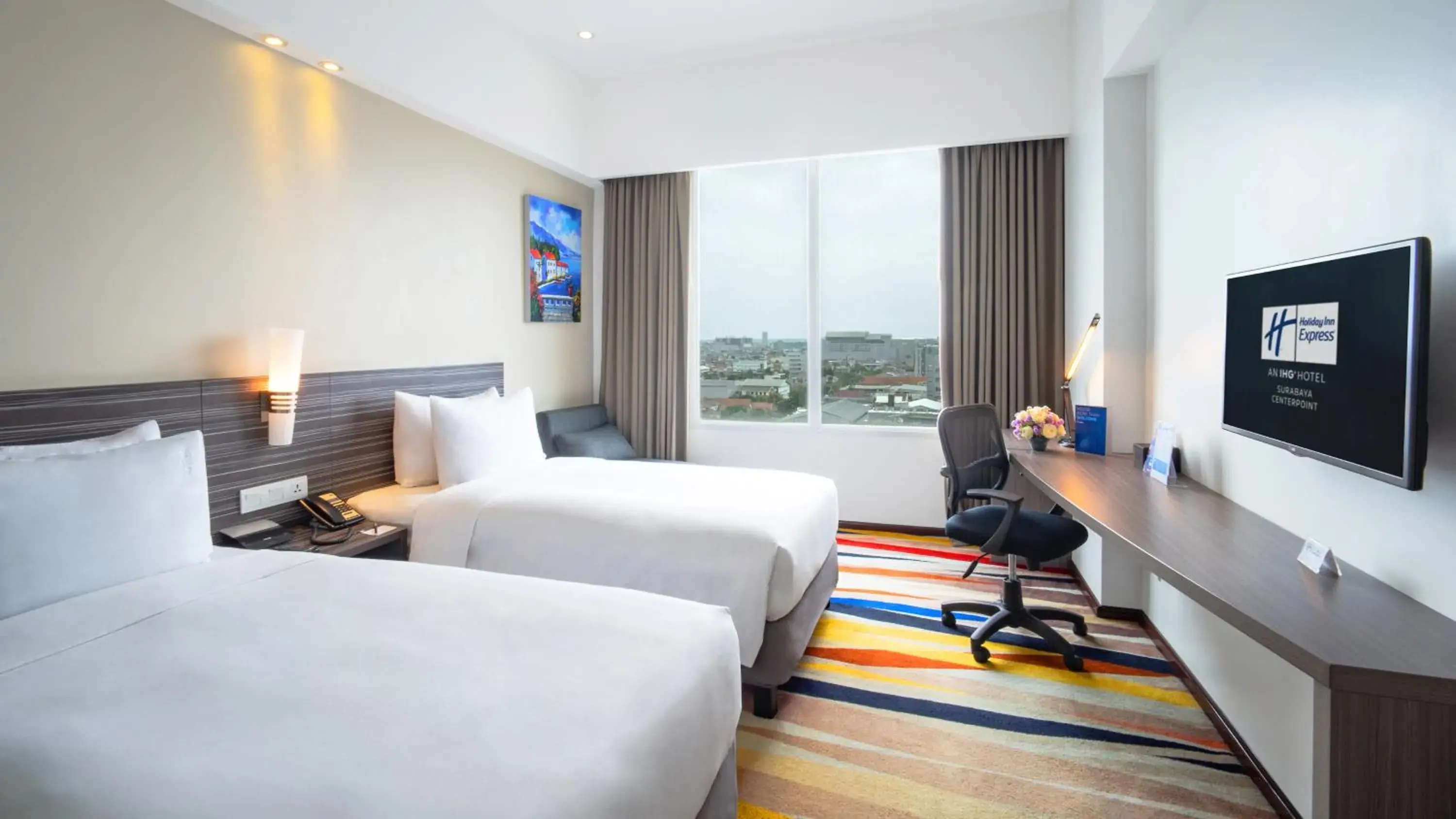 Standard Twin Room with City View and Free Breakfast - Smoking in Holiday Inn Express Surabaya CenterPoint by IHG Standard Twin Room with City View and Free Breakfast - Smoking in Holiday Inn Express Surabaya CenterPoint by IHG