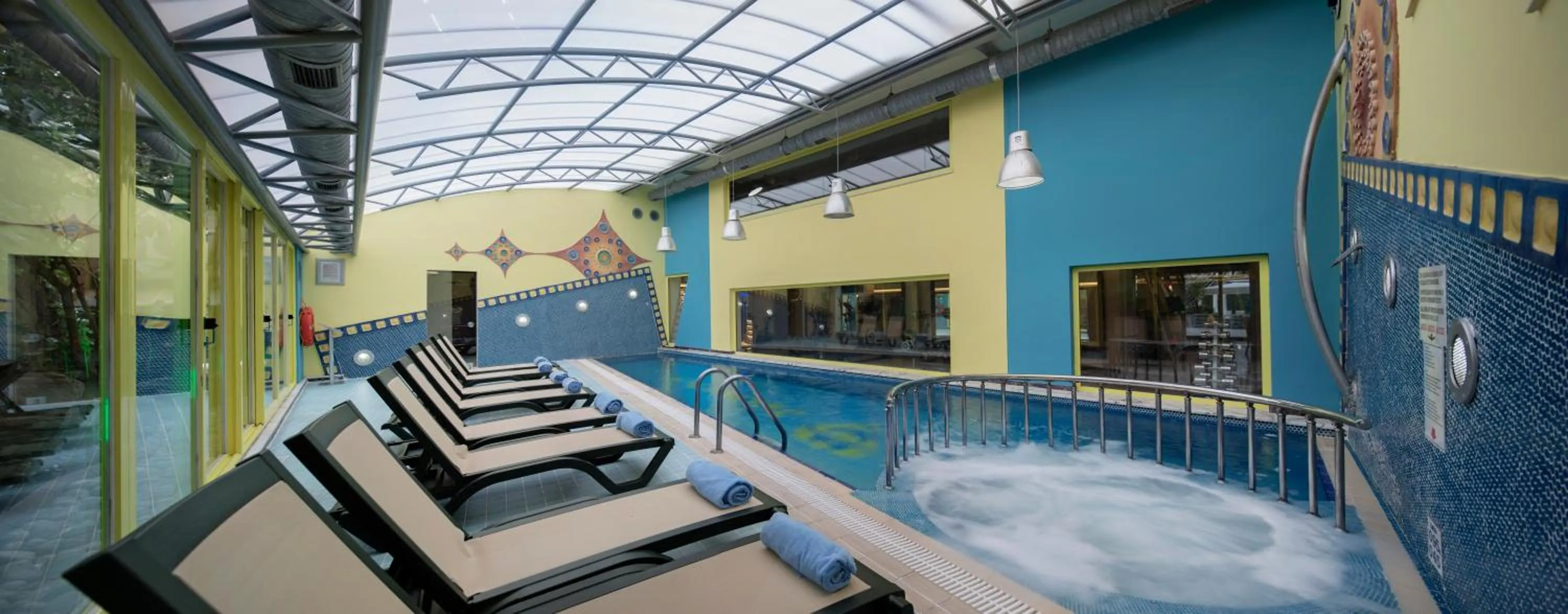 Swimming pool in Alaiye Kleopatra Hotel