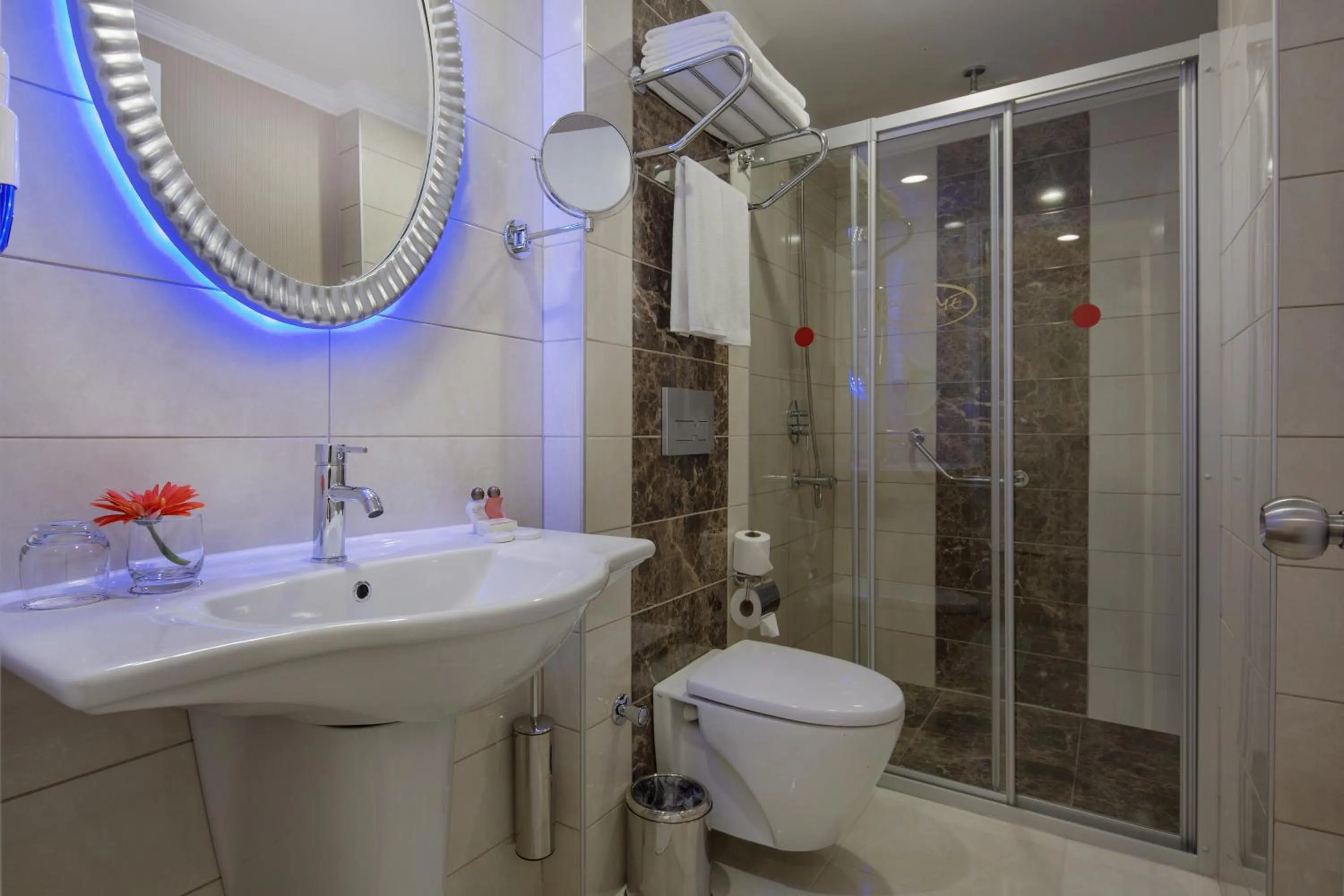 Bathroom in Alaiye Kleopatra Hotel