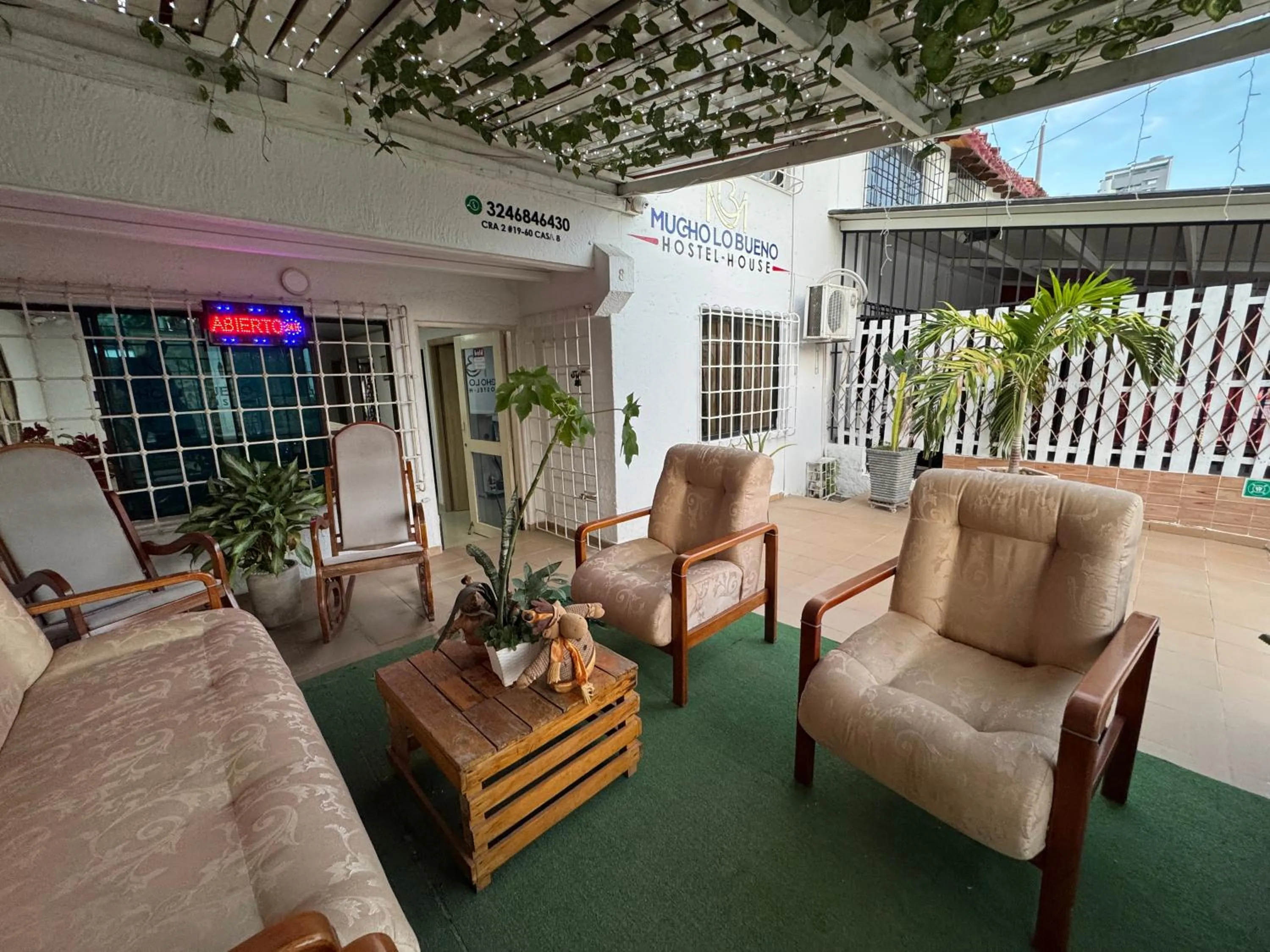 Lobby or reception in Mucho lo Bueno - Hostel House