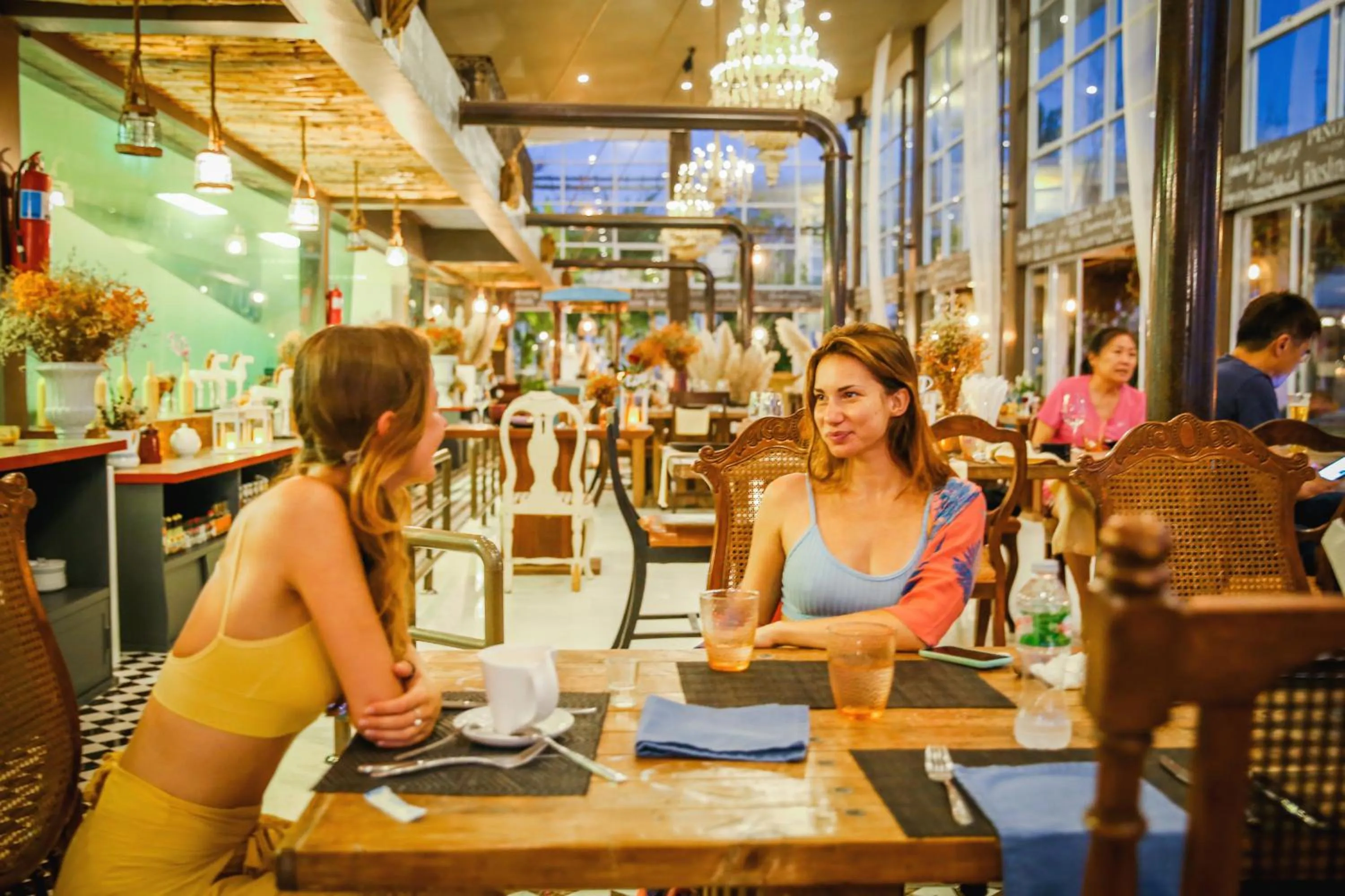 Restaurant/places to eat in Summer Luxury Beach Resort & Spa