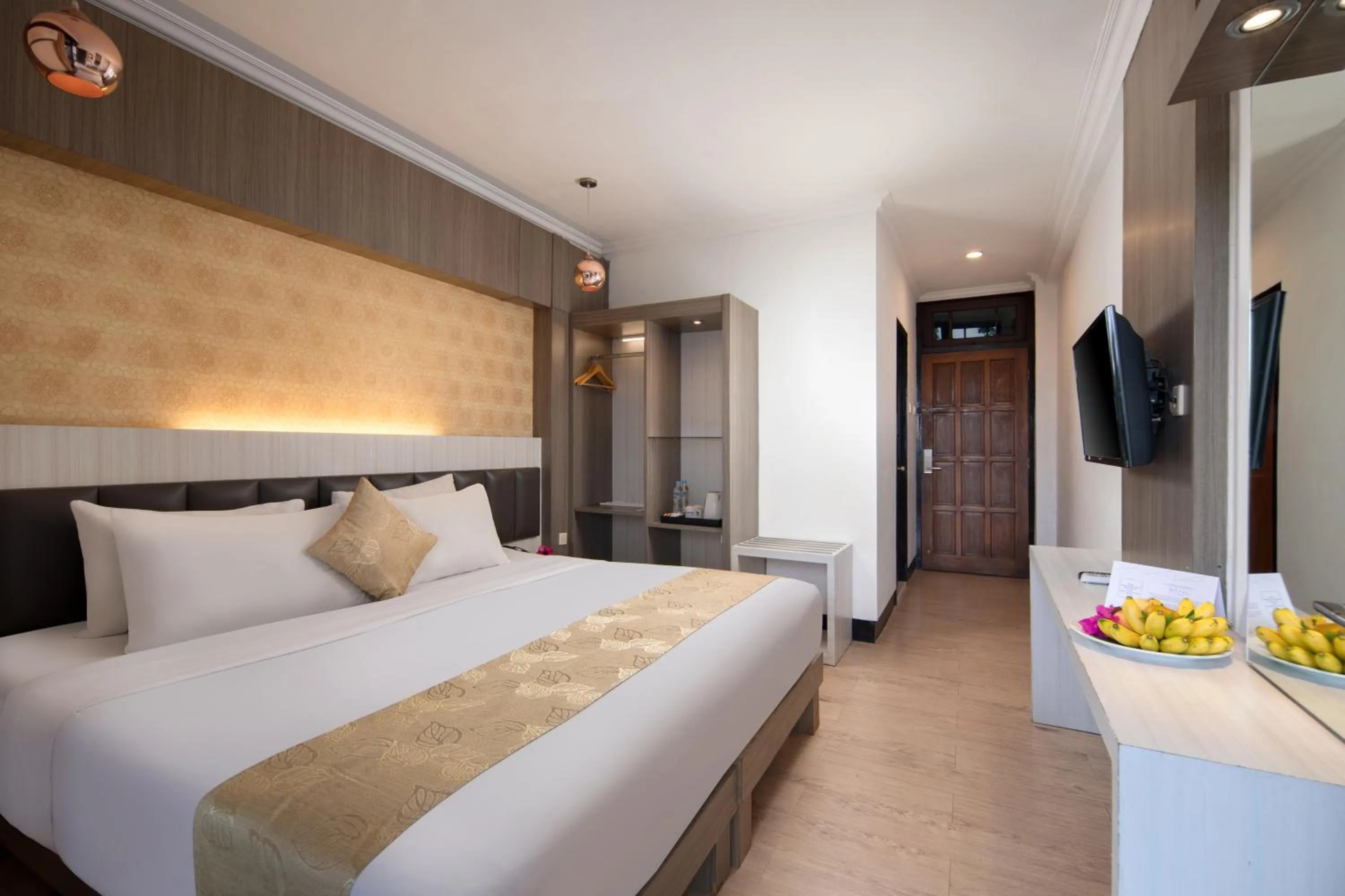 Bed in Royal Hotel and Convention Tretes