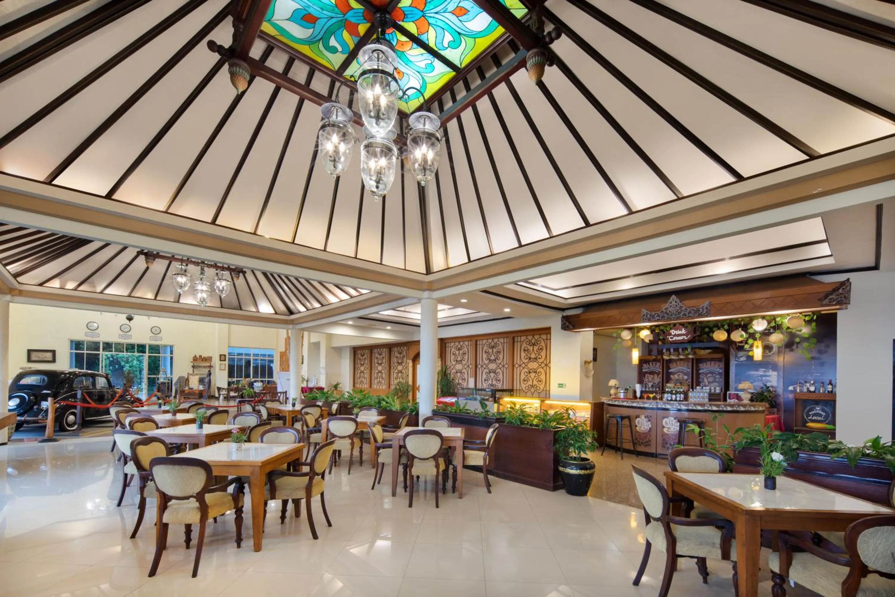 Royal Hotel and Convention Tretes