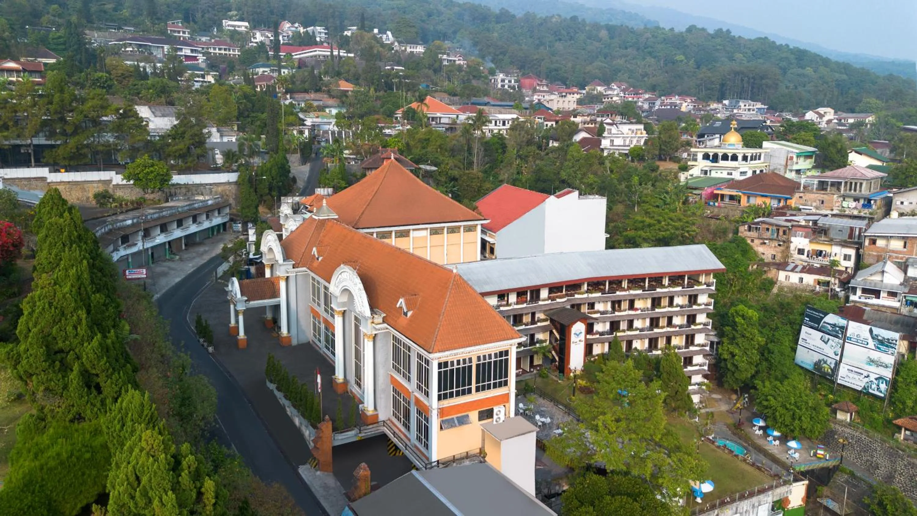 Royal Hotel and Convention Tretes