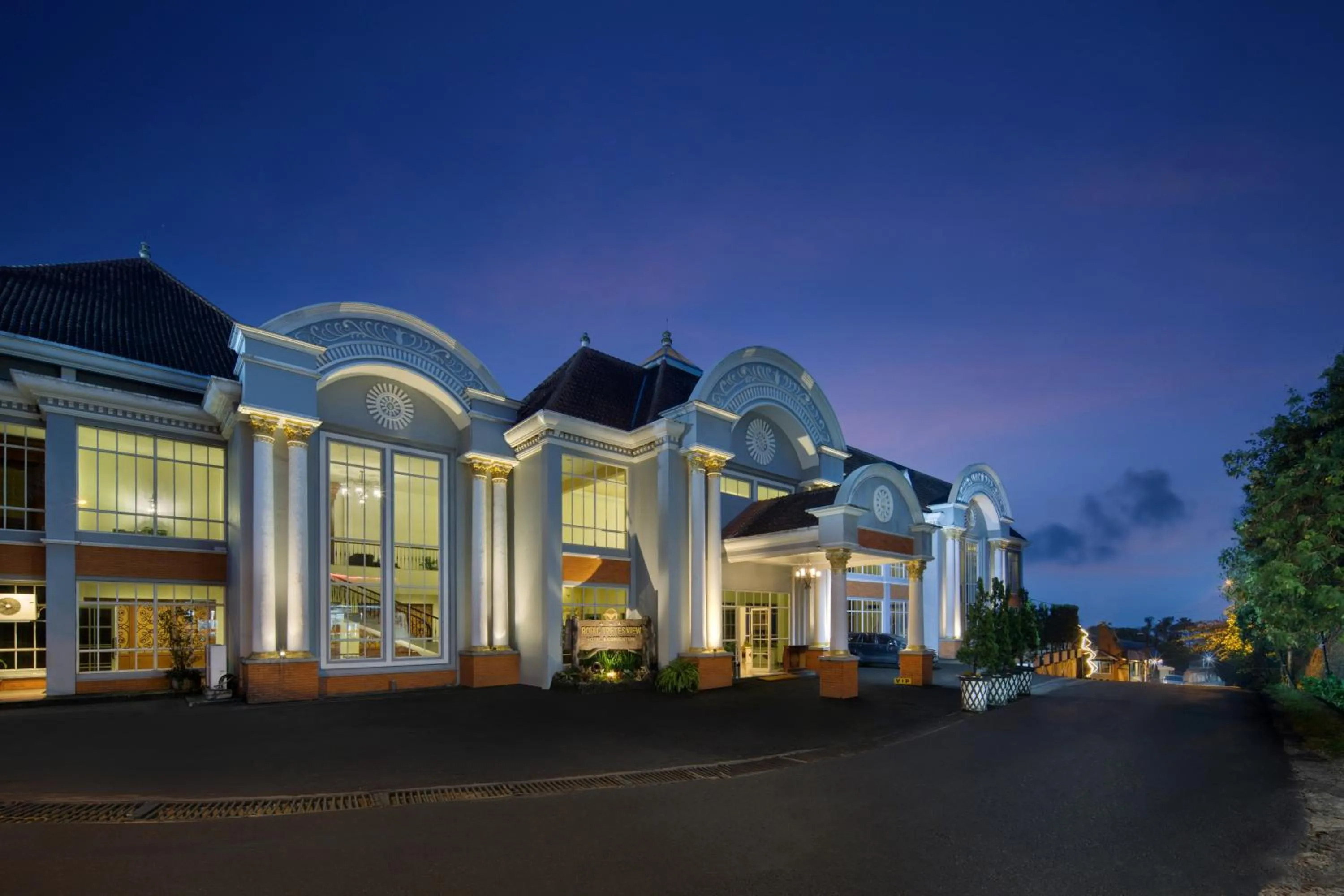 Royal Hotel and Convention Tretes