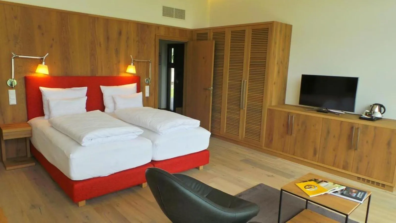 Living room, Bed in Hotel Diamond Country Club