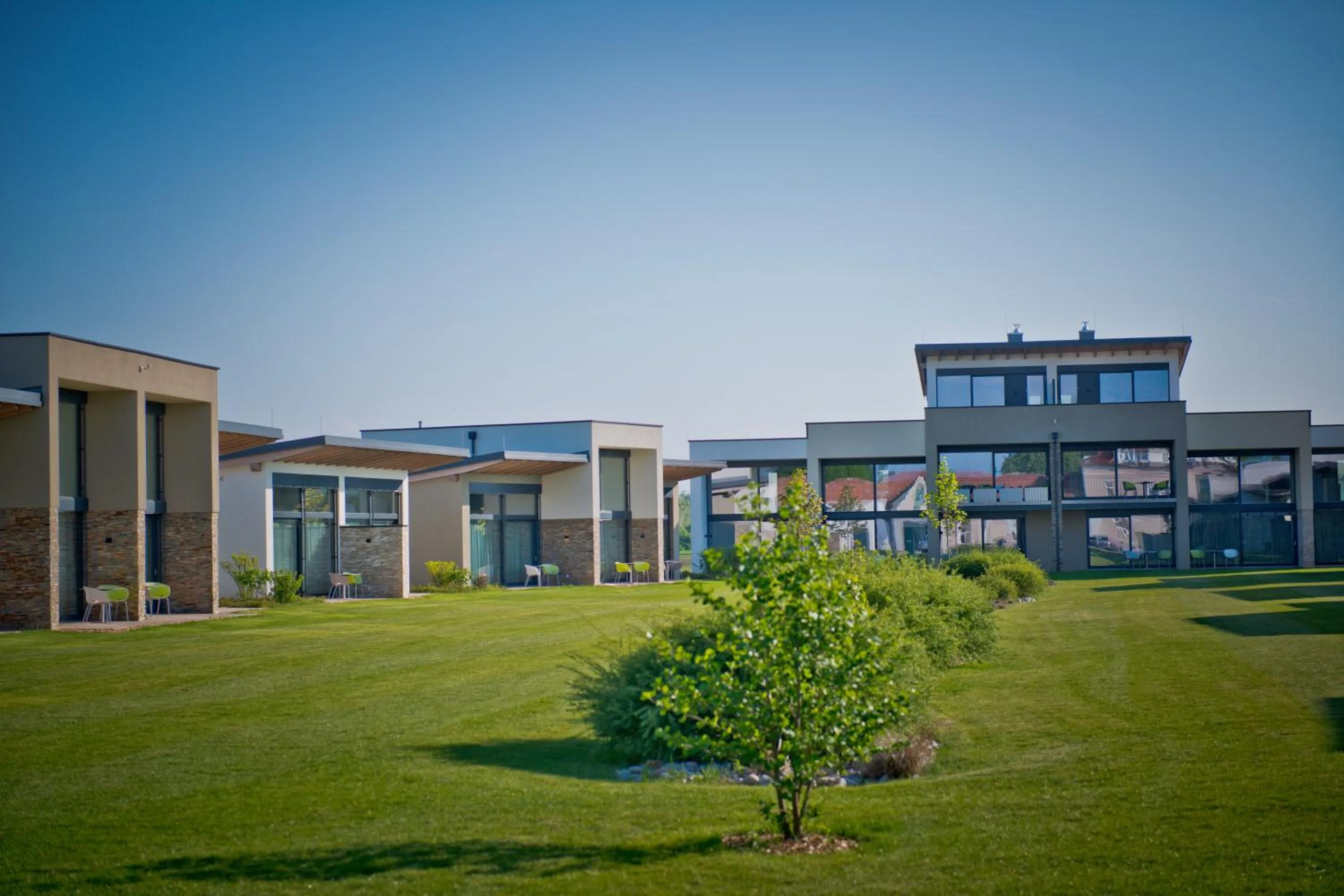 Property building in Hotel Diamond Country Club