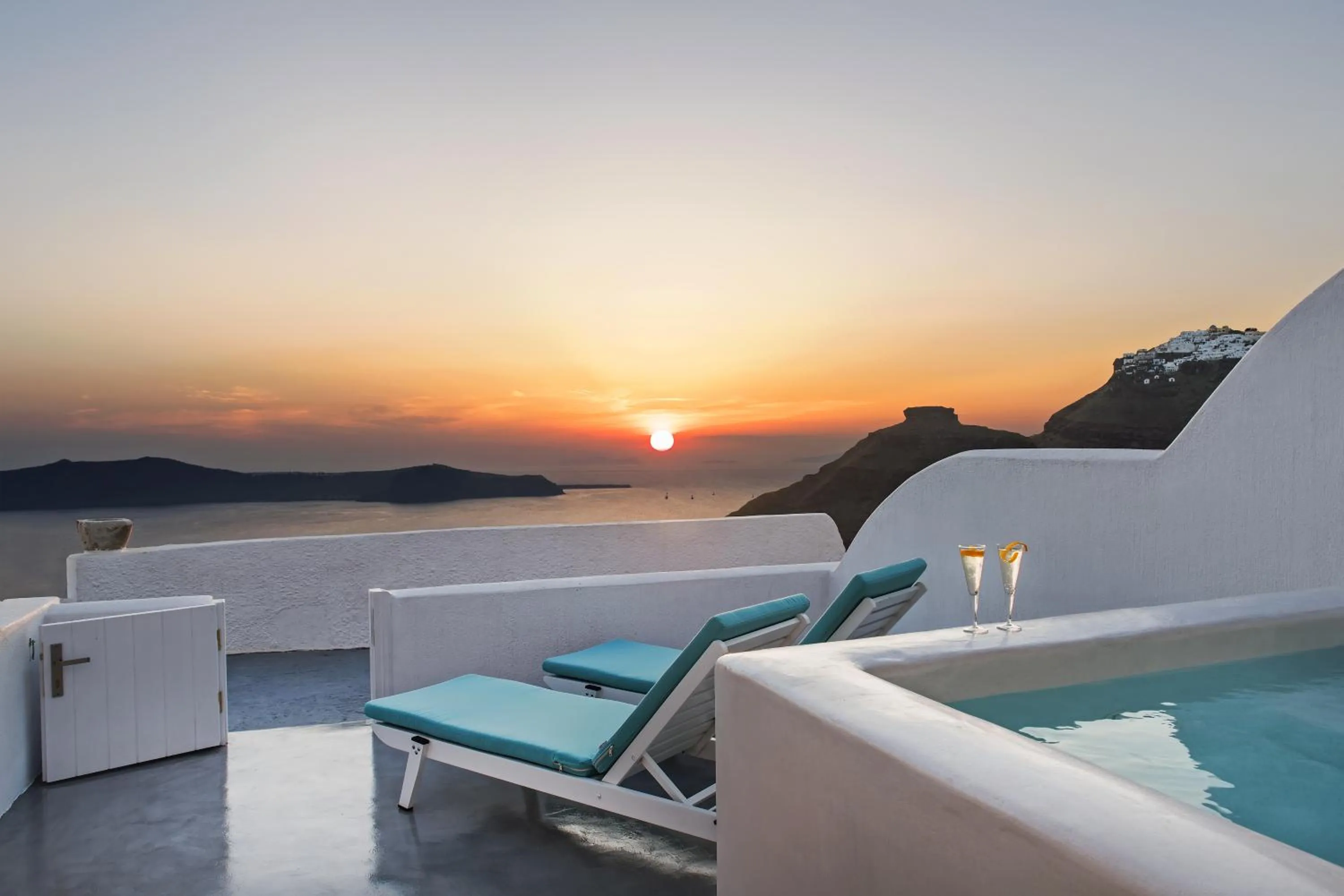 Sunset in Aura Suites