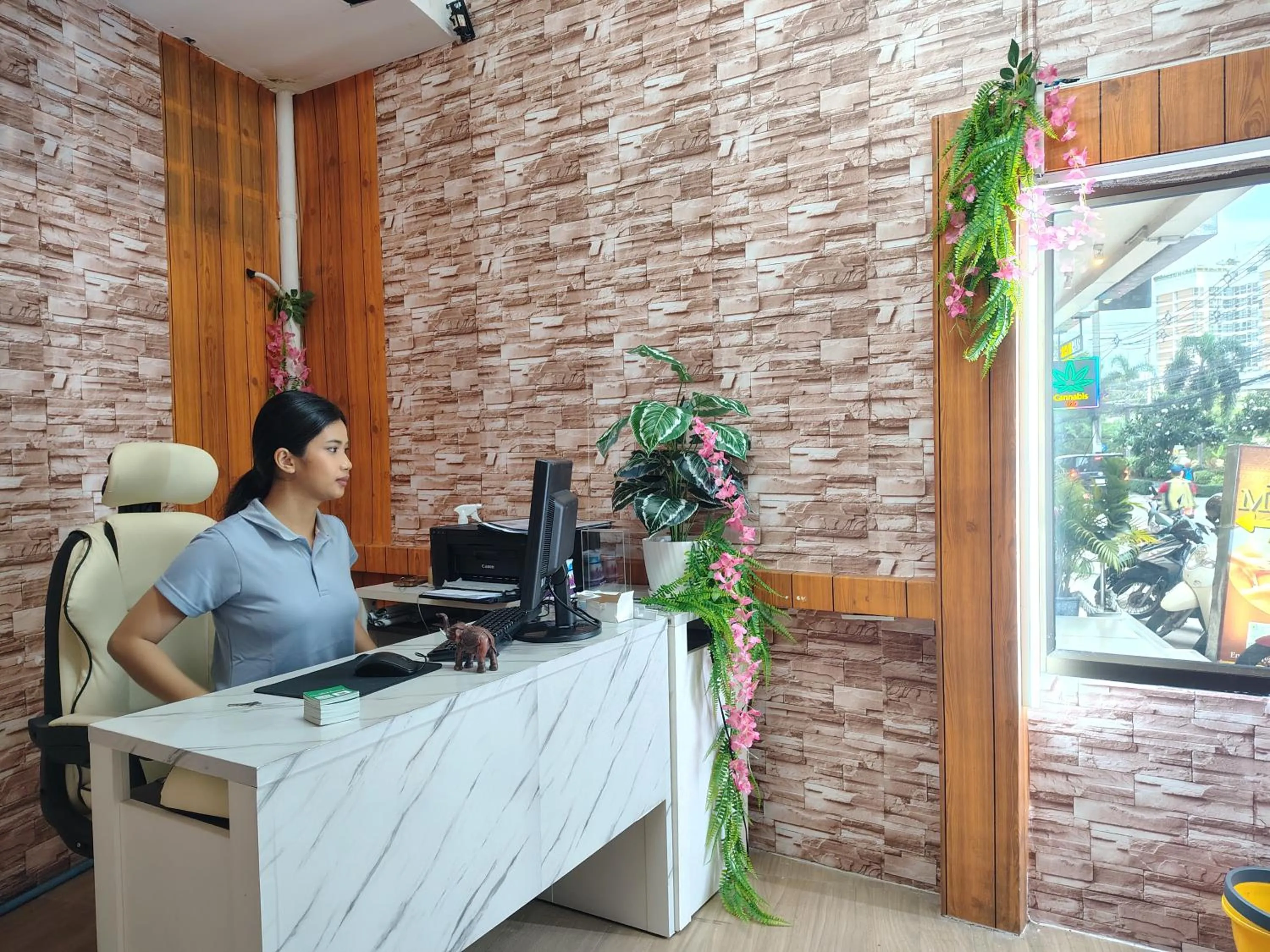 Facade/entrance in Priory Hillside Residence