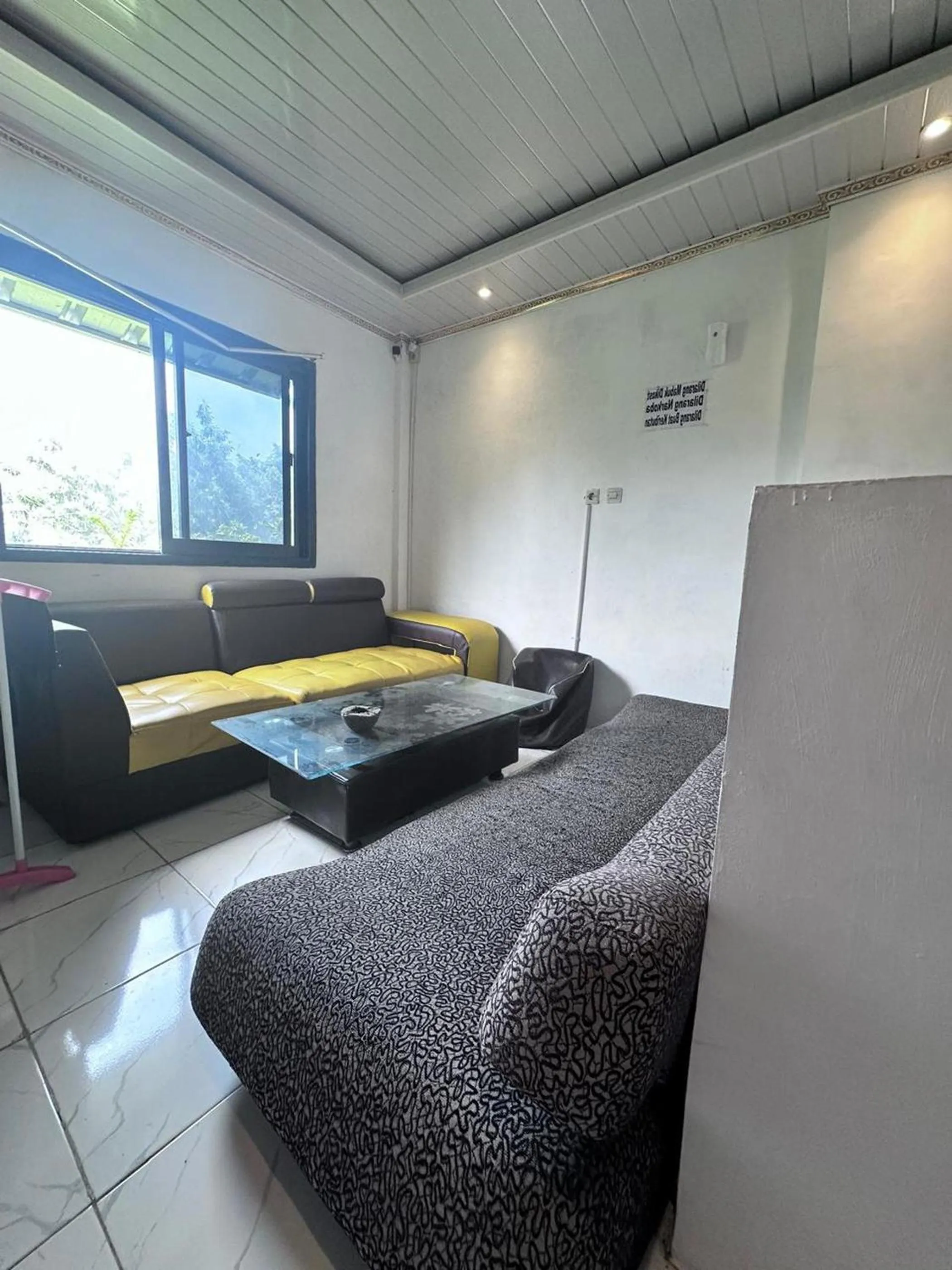 Seating area in Hotel O Mamanu Sukadamai Residence