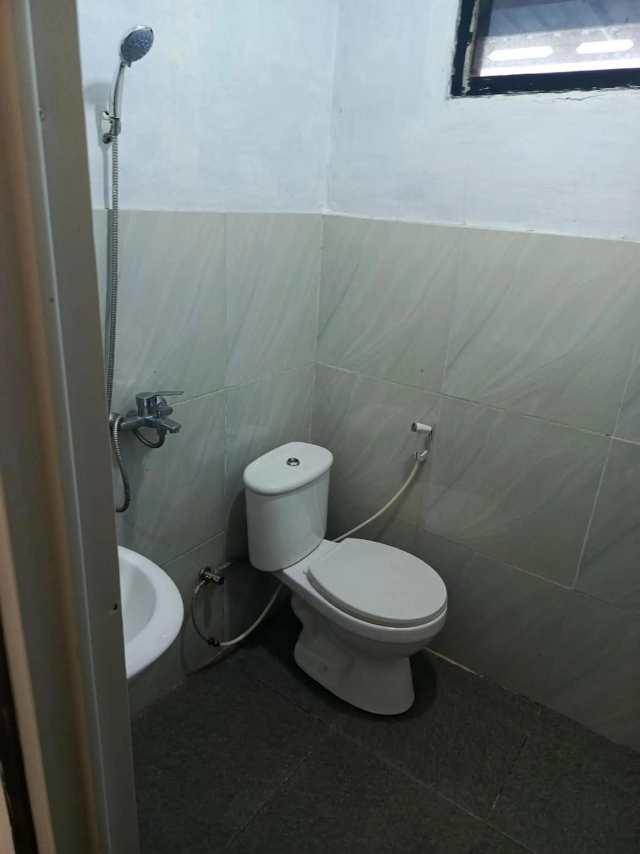 Bathroom in Hotel O Mamanu Sukadamai Residence